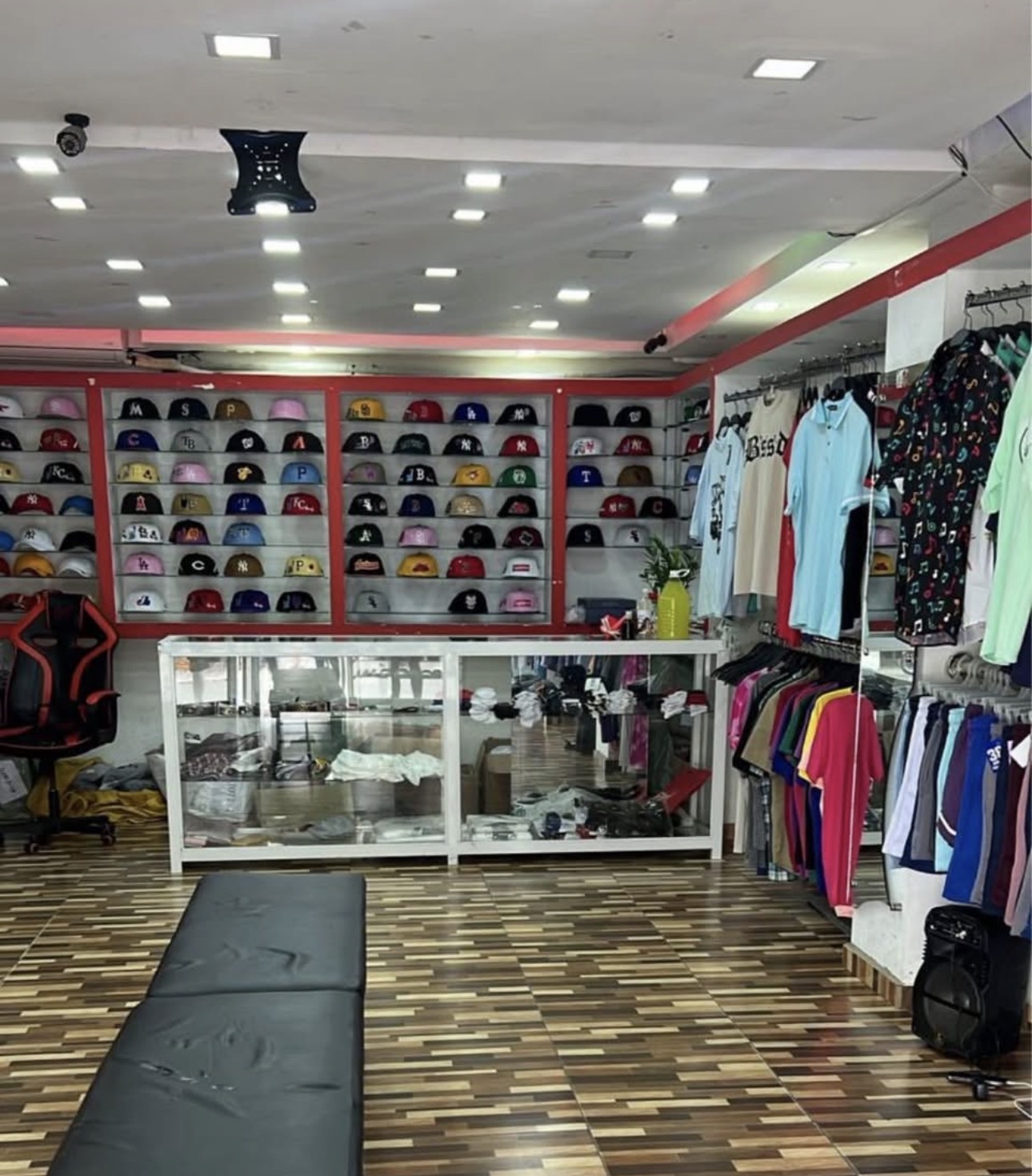 TIENDA DE ROPA DE HOMBRE DE OPORTUNIDAD