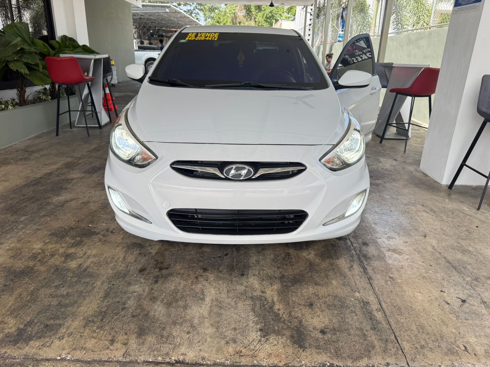 Autos - Hyundai Accent 2017 

650 negociable