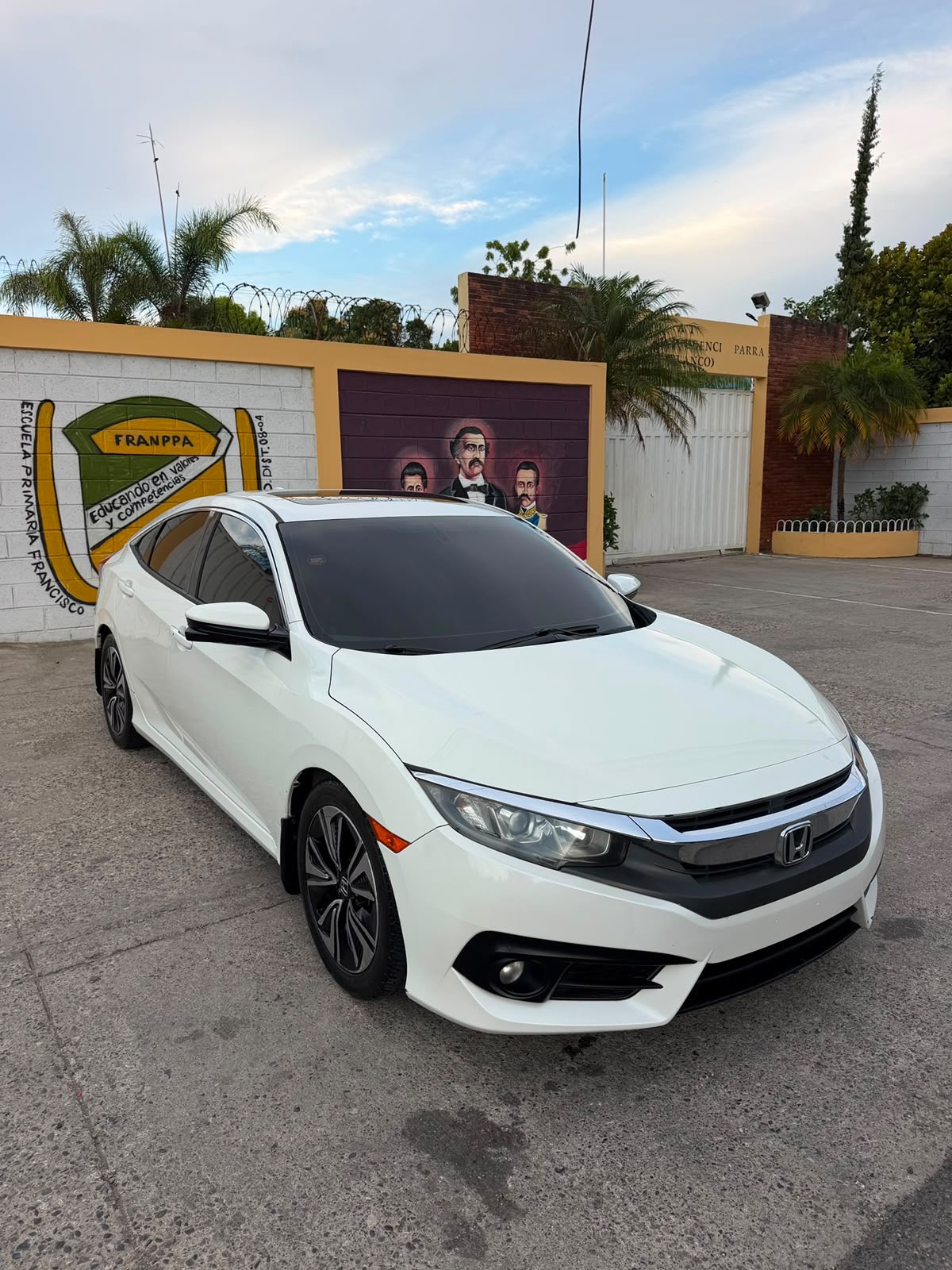 Autos - honda civic 2018 exl full 
990,000
849