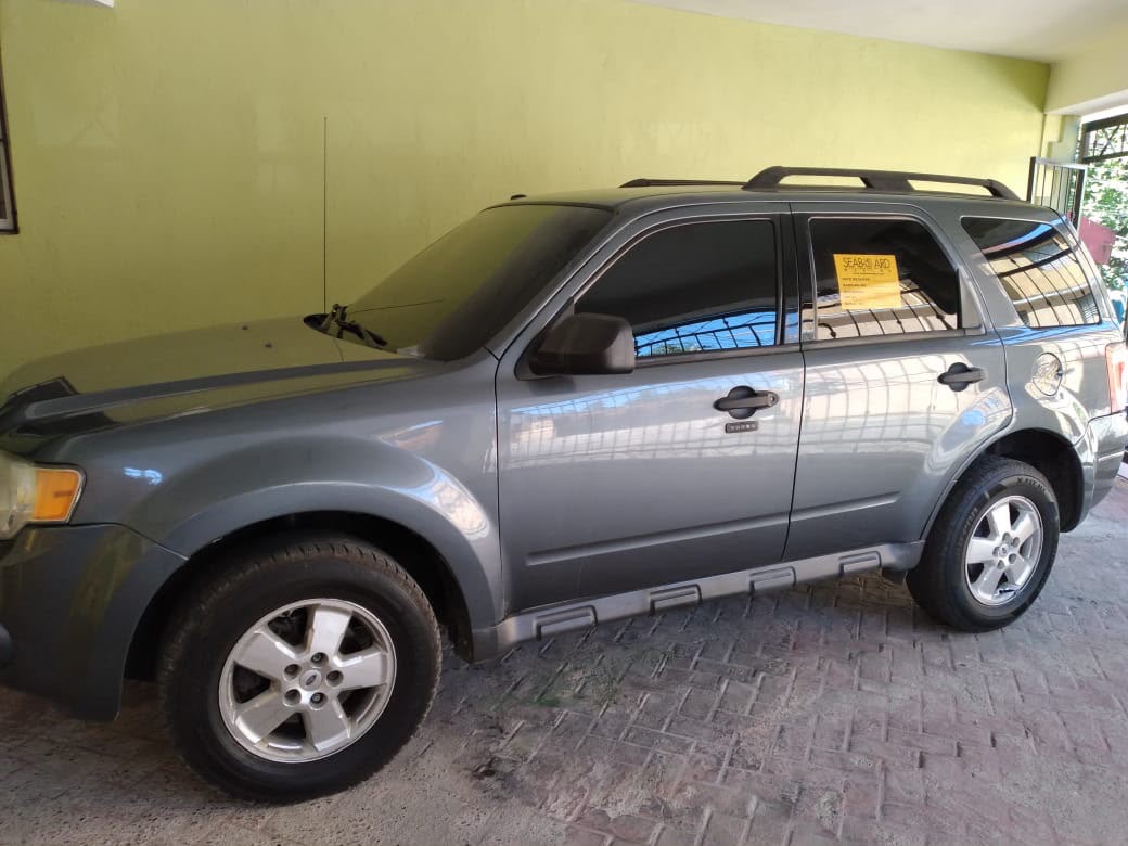 Motos - Venta de una Ford escapé 2012.

Precio