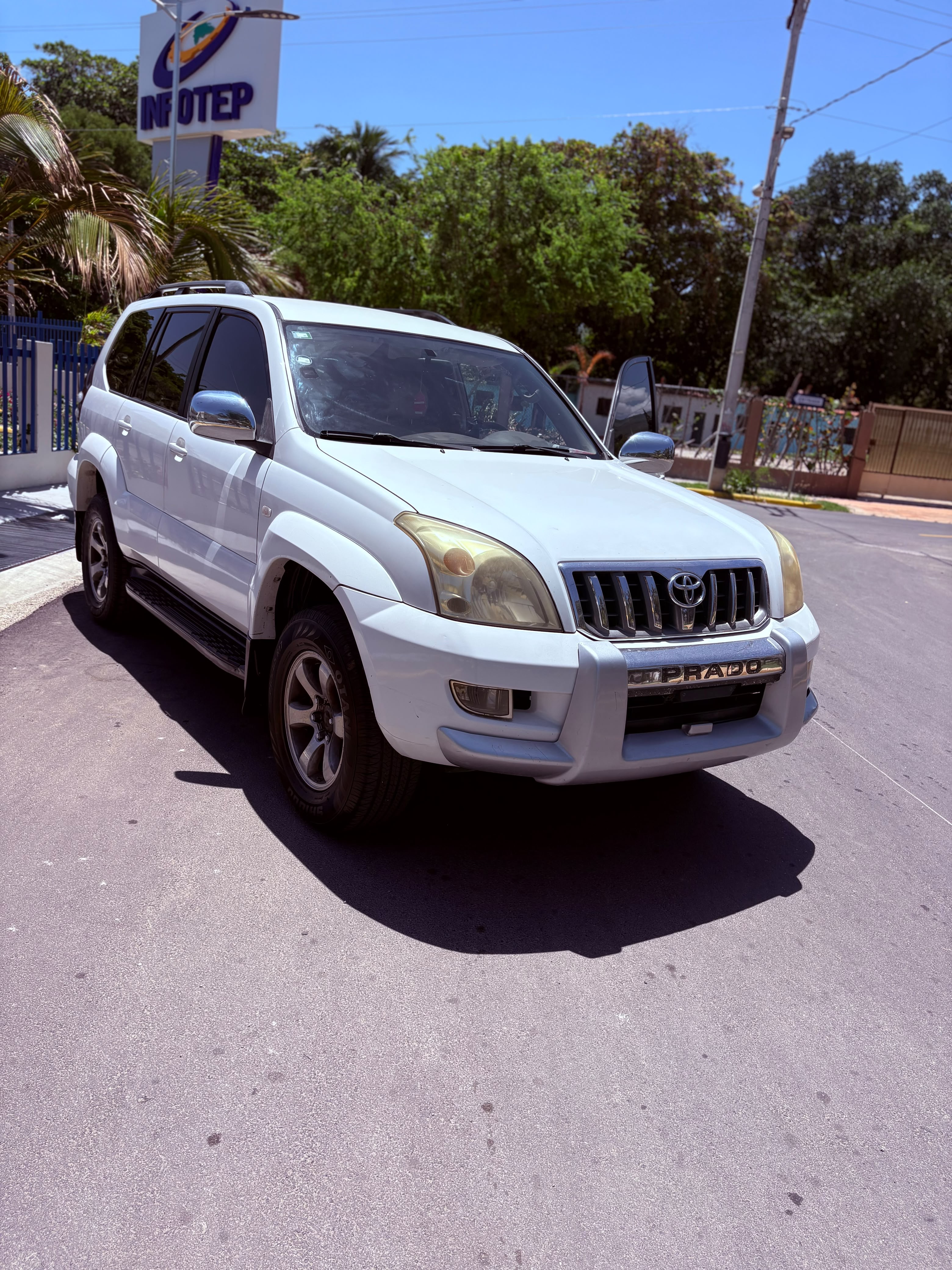Autos - Toyota Prado 2008
820,000.00 negociable