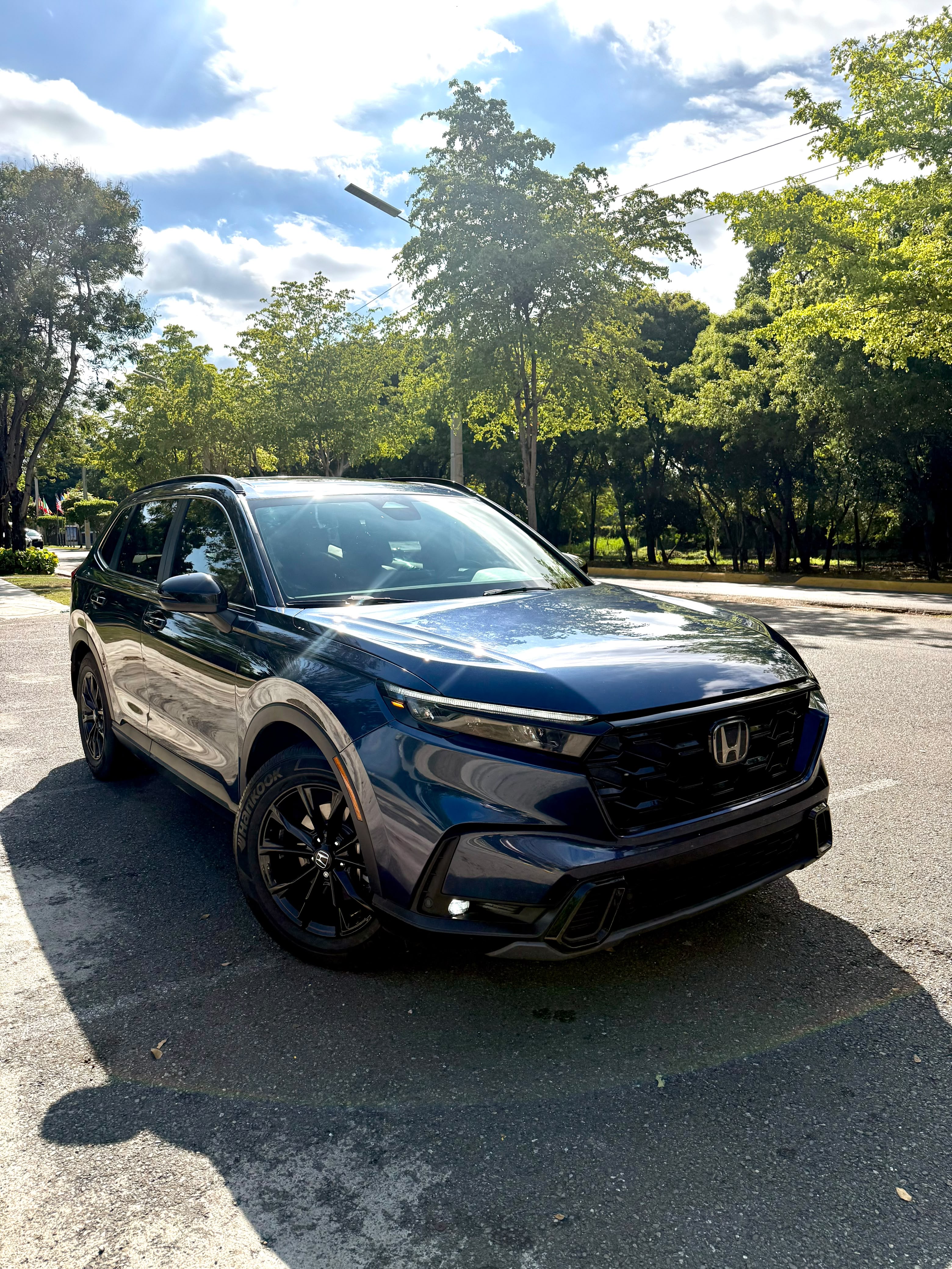 Autos - Honda crv sport L 2025 hybrid
Clean Car