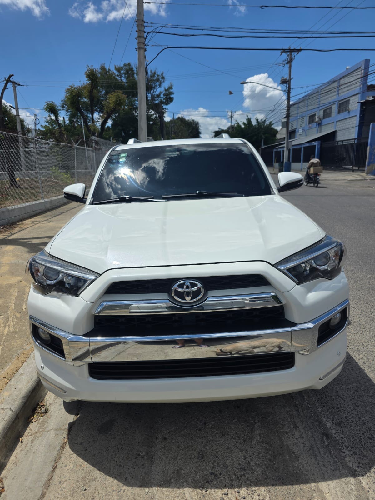 Autos - runner2016, 

Ubicada en las americas