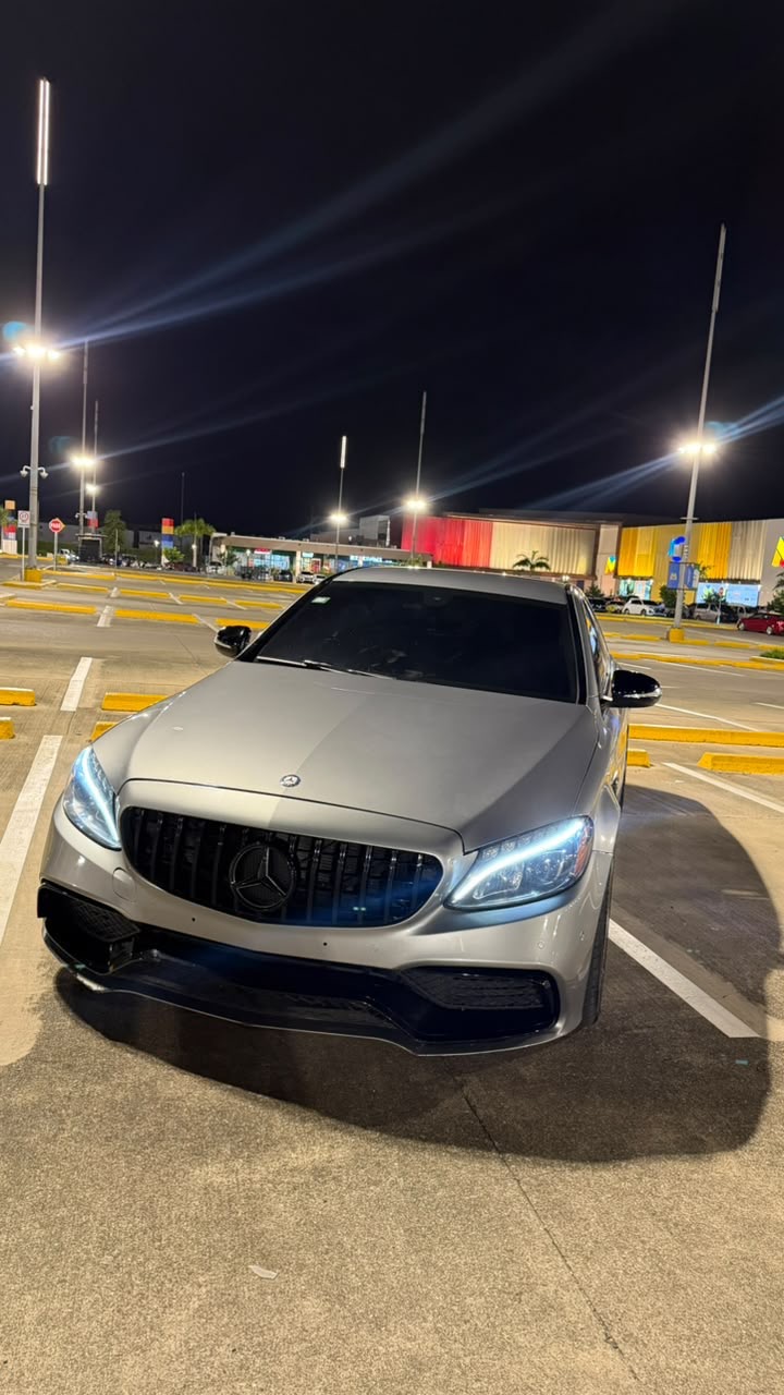 Autos - marca: mercedes c300
año :2015
celular