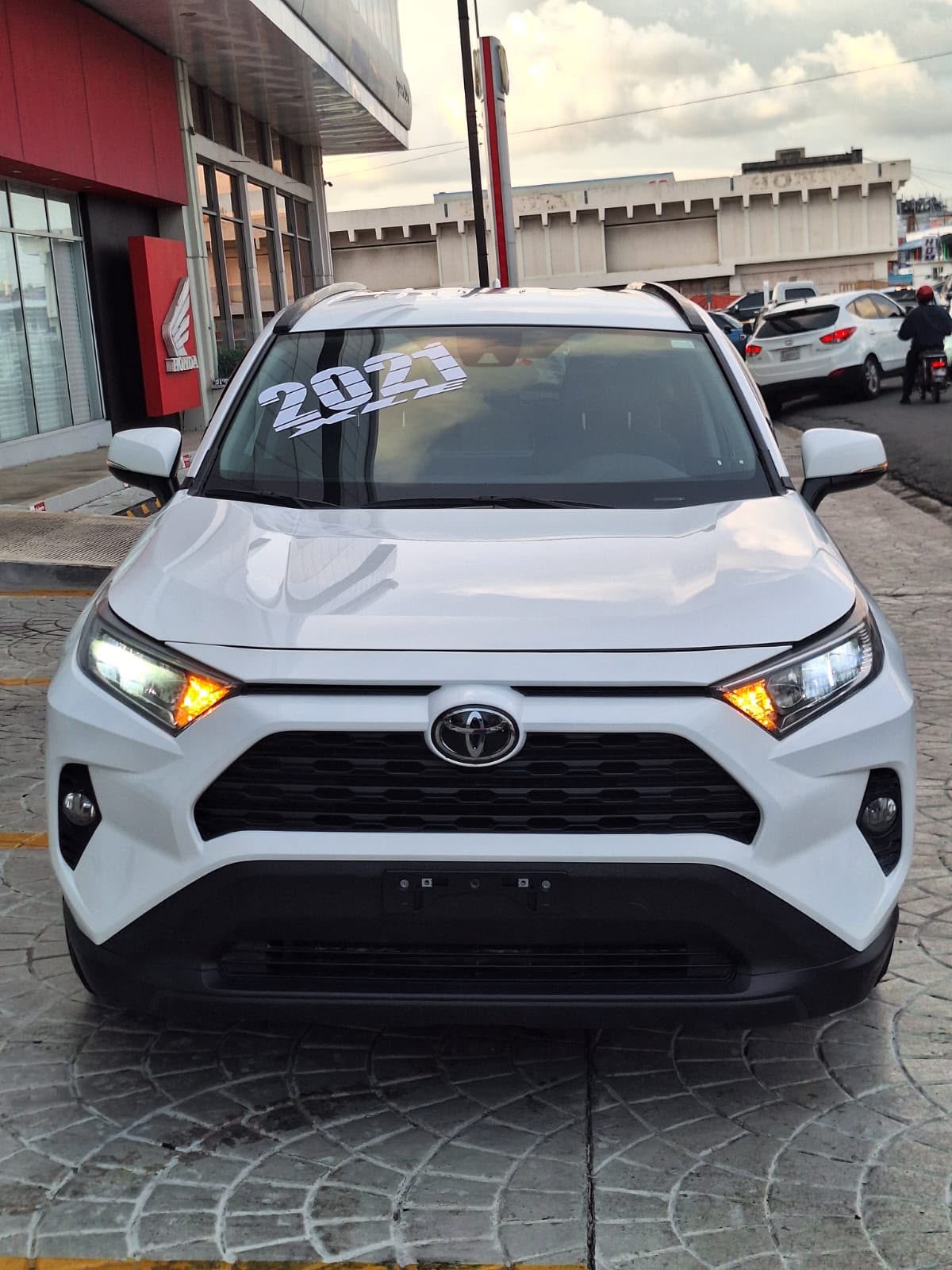 Autos - RAV4 XLE  2021
FULL    4×4
MILLAS   52