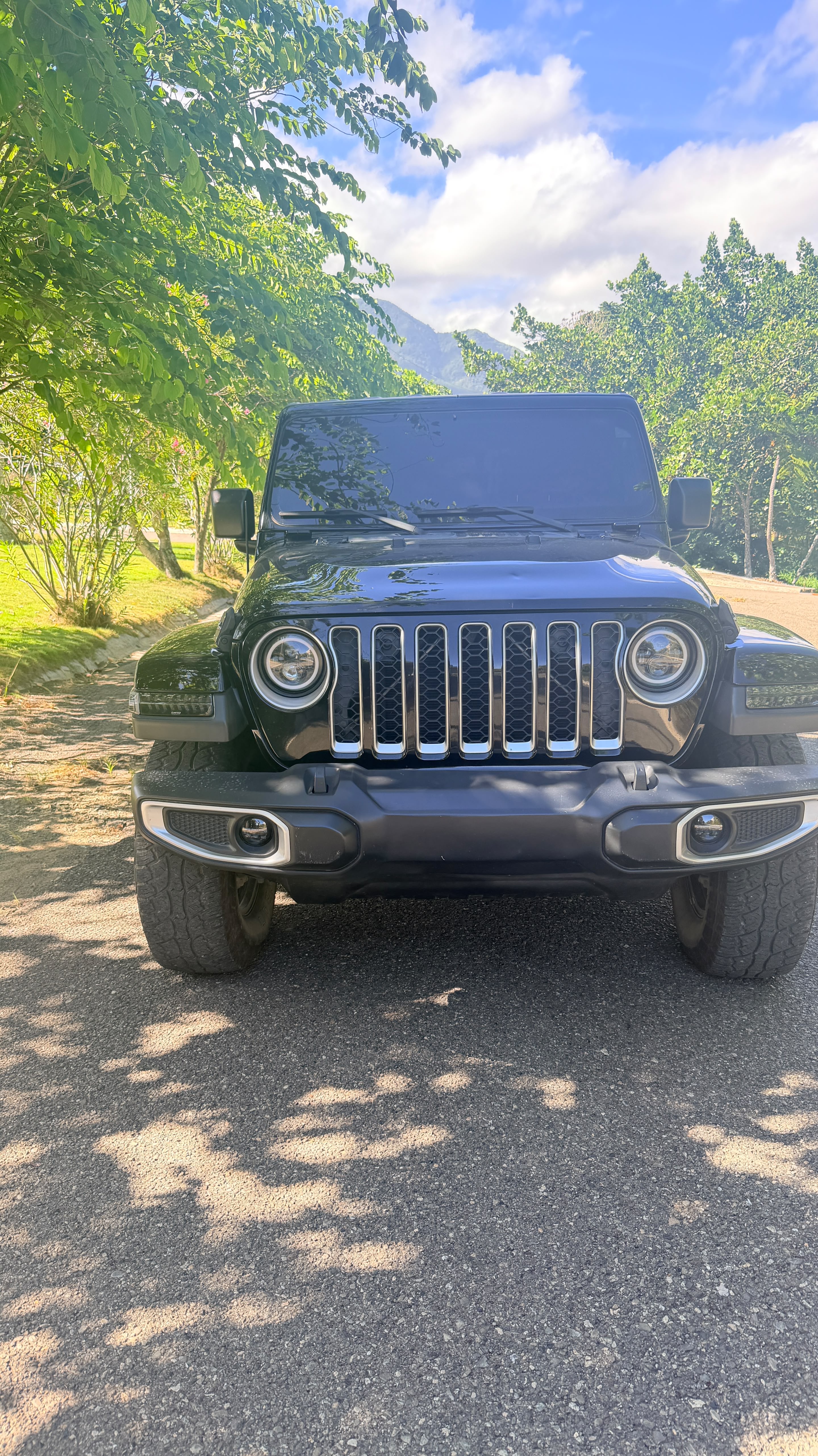 Autos - Jeep gladiator overland 2020 -72 mil. Mi