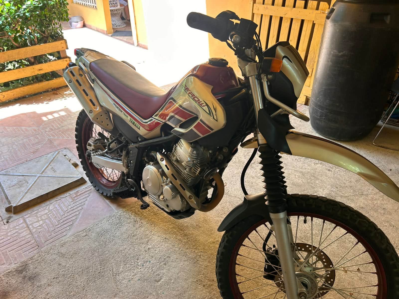 Motos - Descripción: Yamaha Serow 250 en excelen