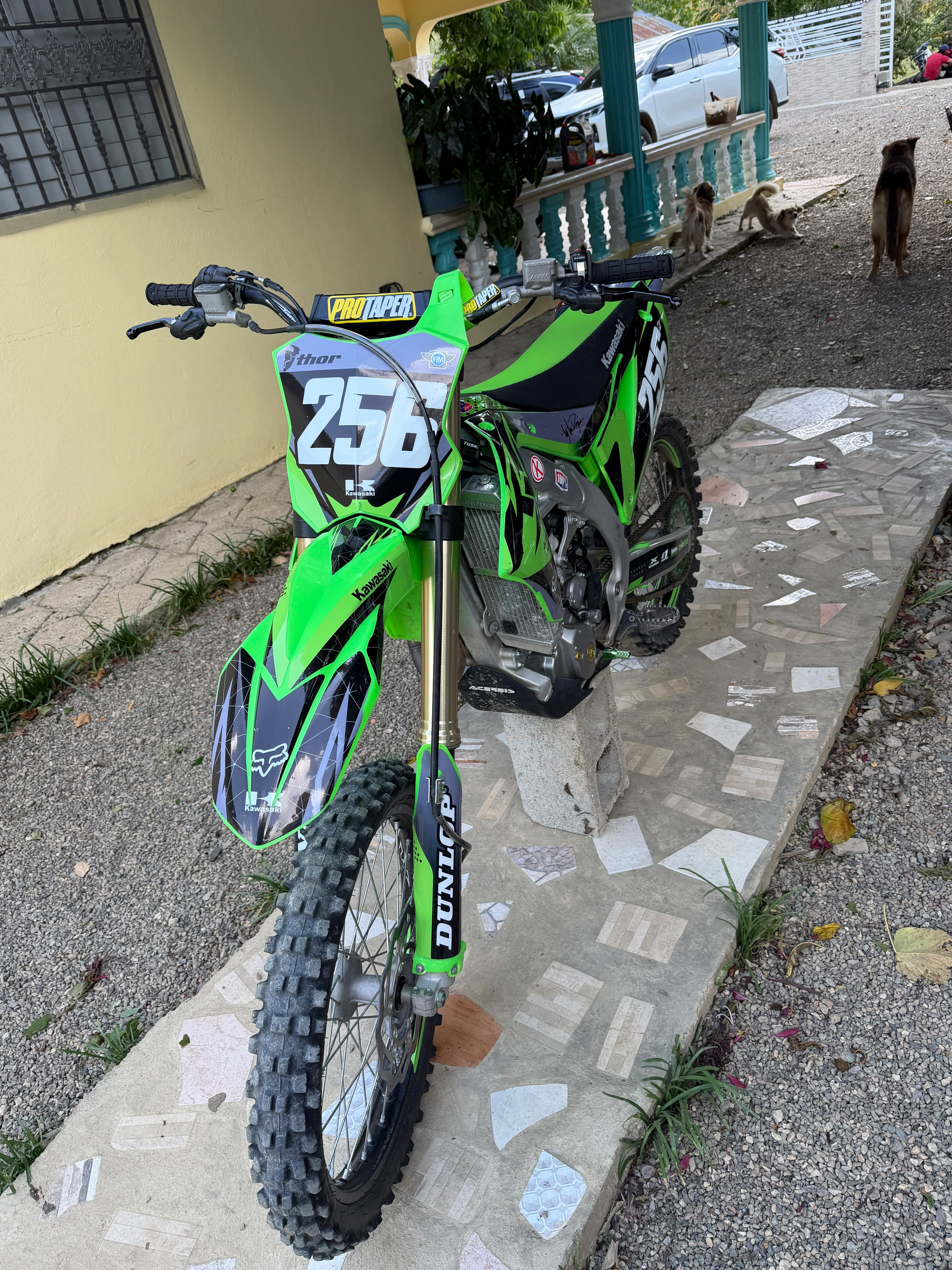 Motos - Año es 2023, Kawasaki

Precio : $7500