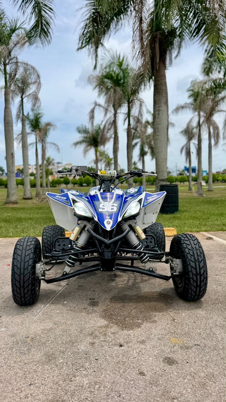 Motos - Yamaha YFZ 450R 2014
-8,000 USA Negocia