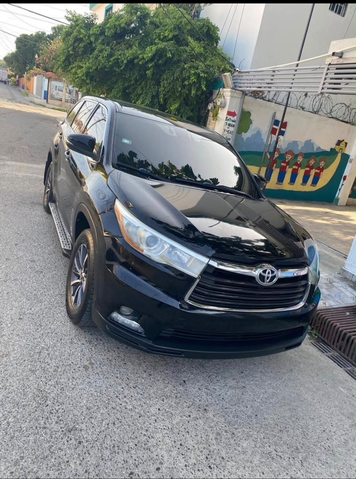 Autos - 1,295,000

 2016 Toyota Highlander