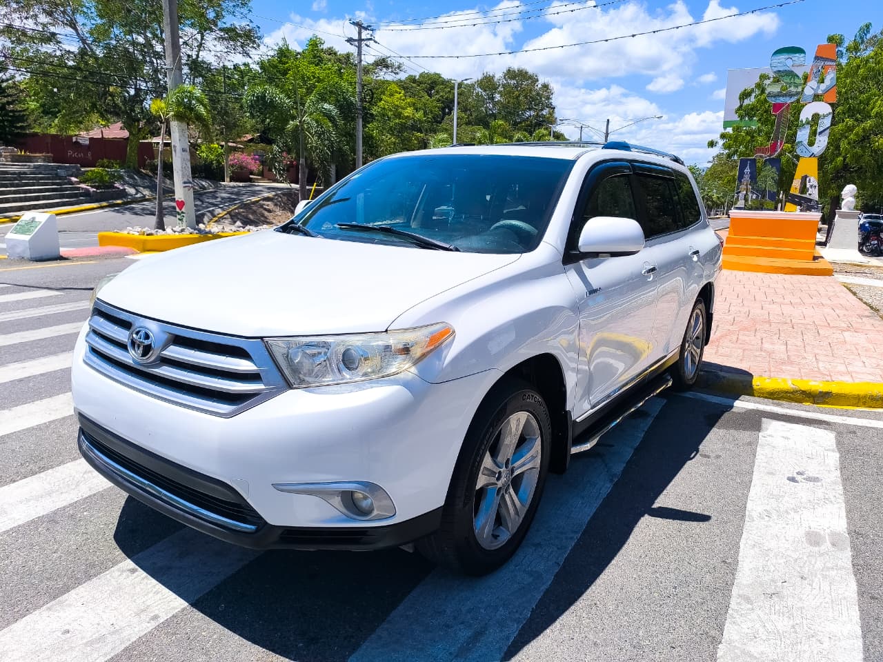 Autos - Marcas : Toyota Highland

👀Años 2011