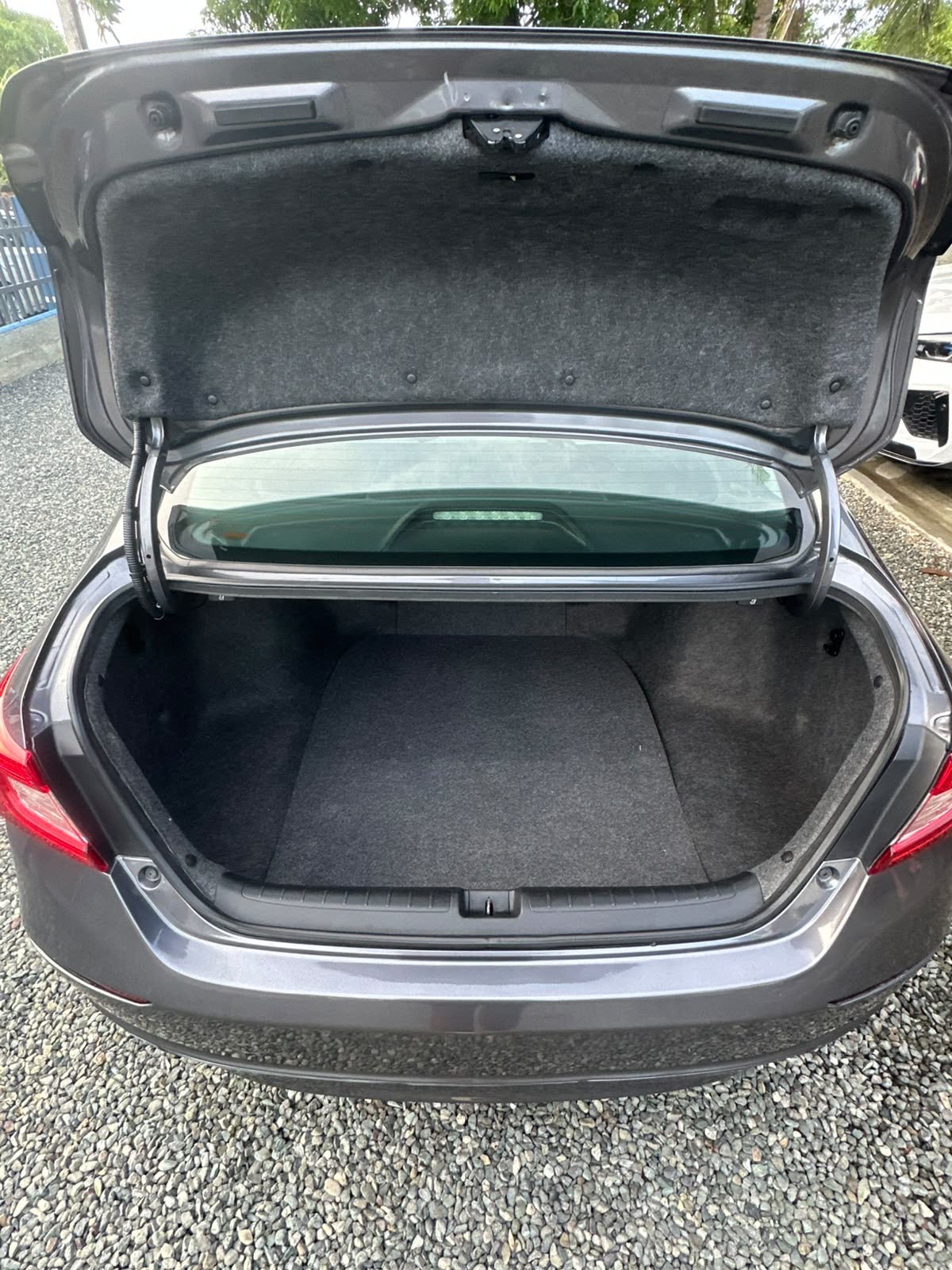 Autos - Honda accord 2020 
718 810 5484
829 54