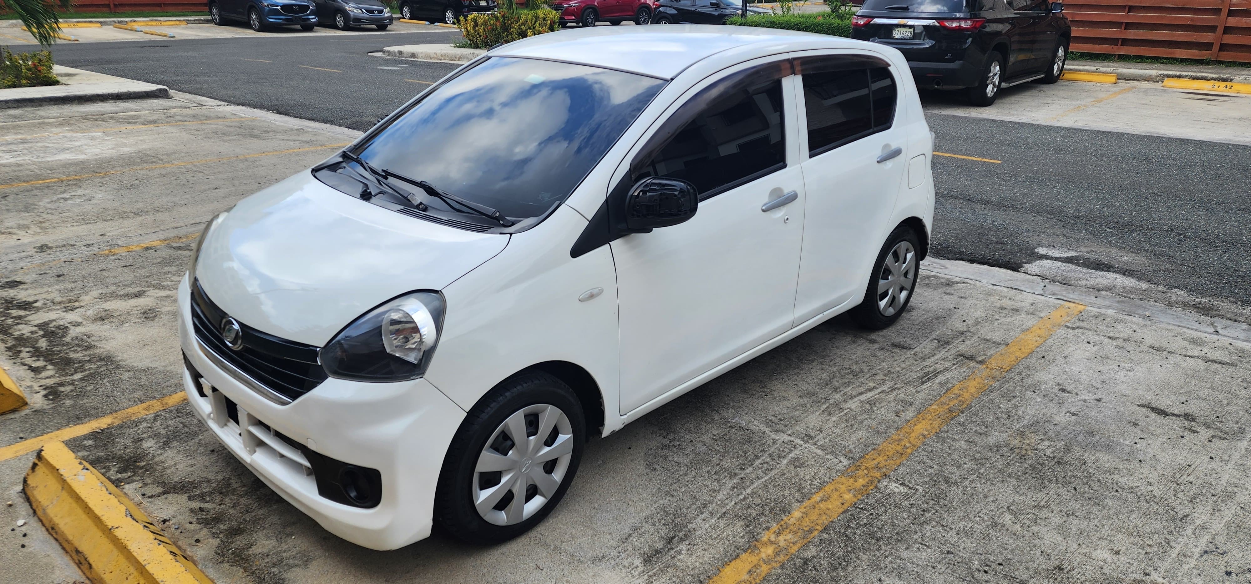 Autos - Daihatsu mira 2014. 

Único dueño en e