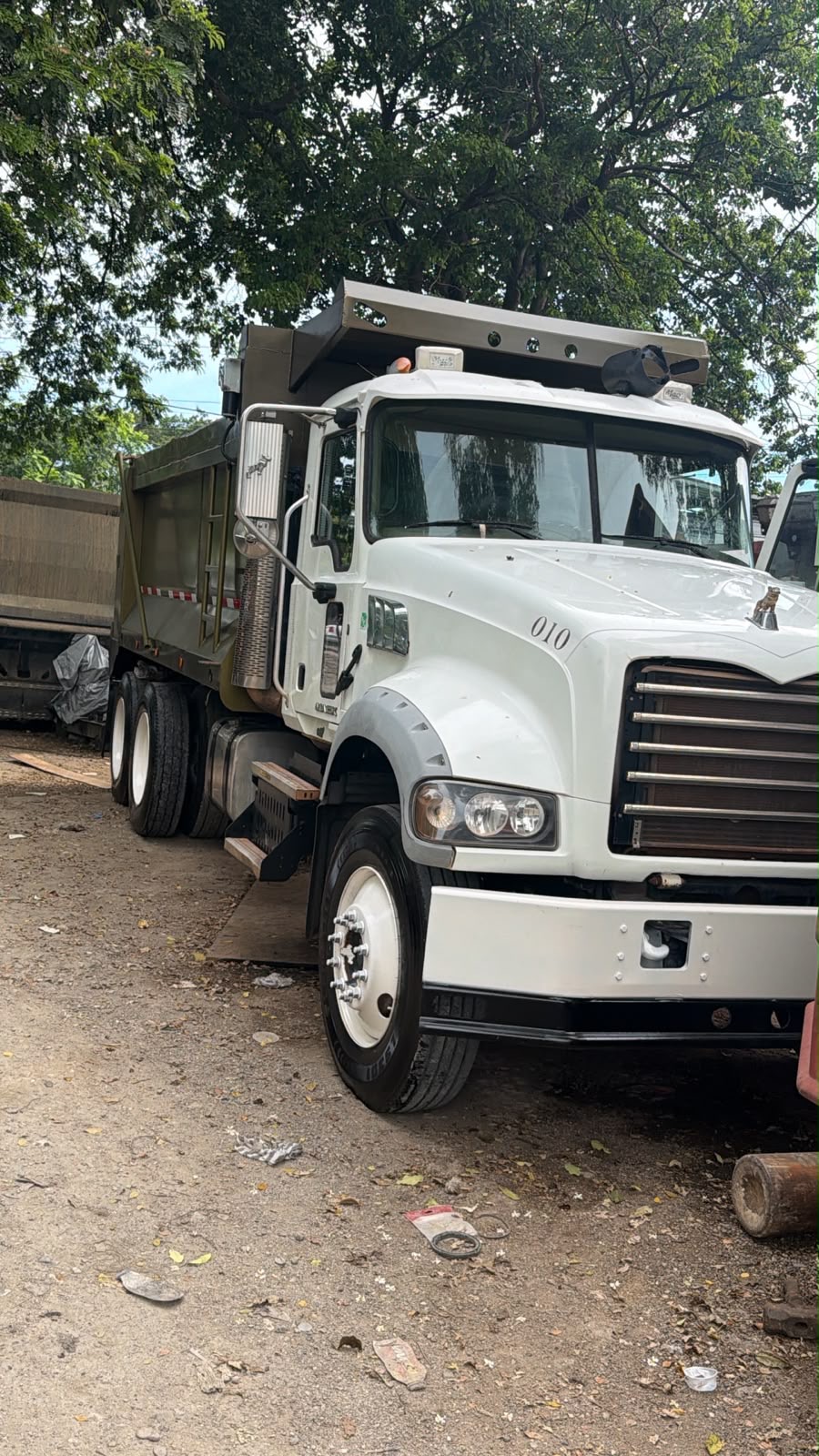 Camiones - Mack Granity 2013 
Trasmision 10 cambio