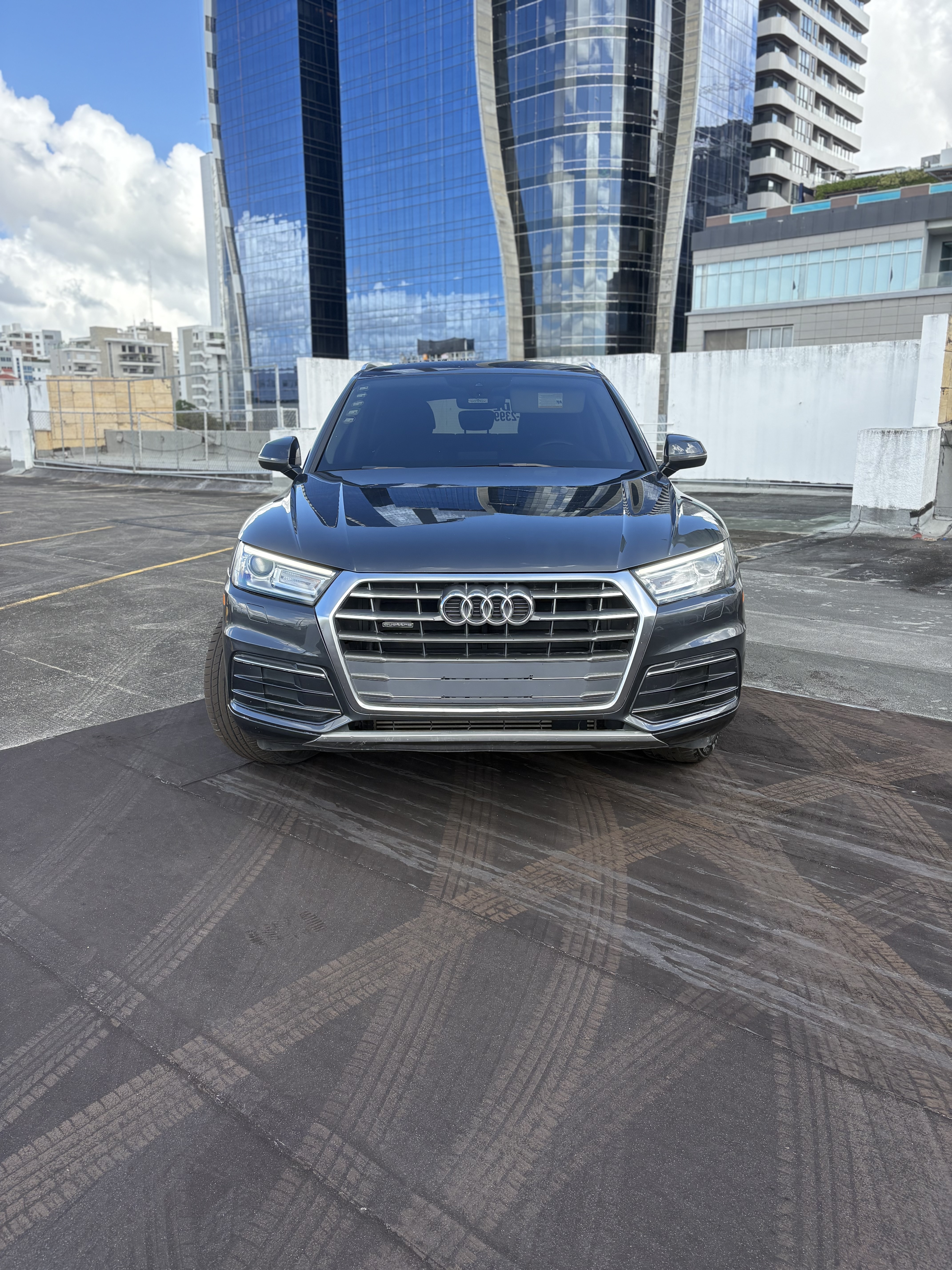 Audi Q5 2018 (Quattro Premium Plus)
