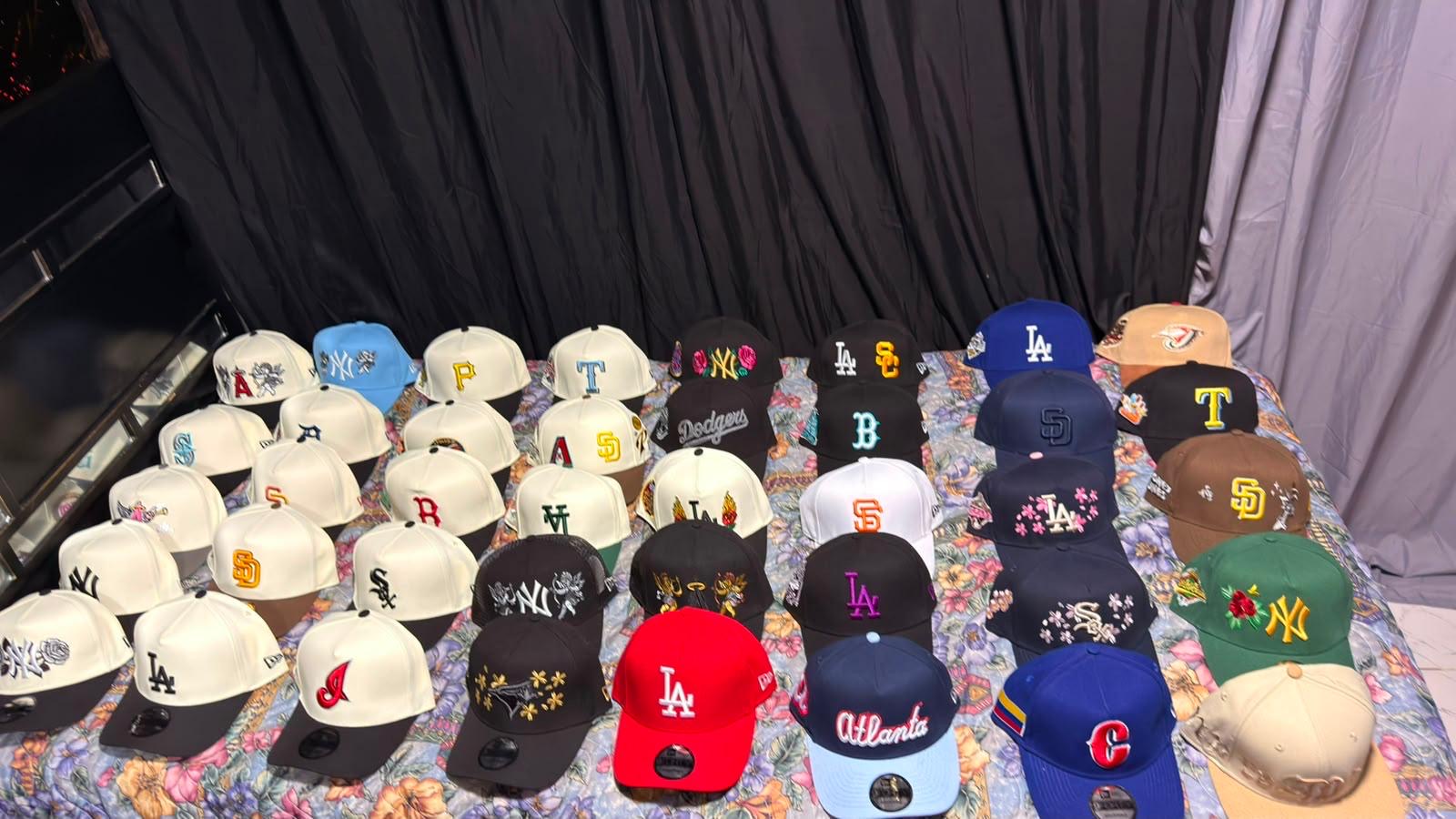 Ropa y Accesorios - Nombre : only caps y more 
Ubicación :S