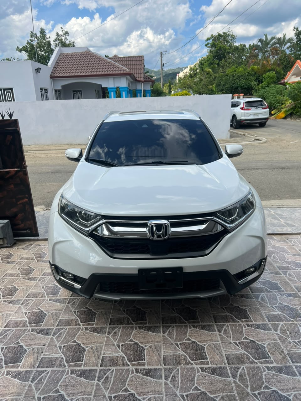 Autos - cRv  

26  mil negosiable  

tel 164