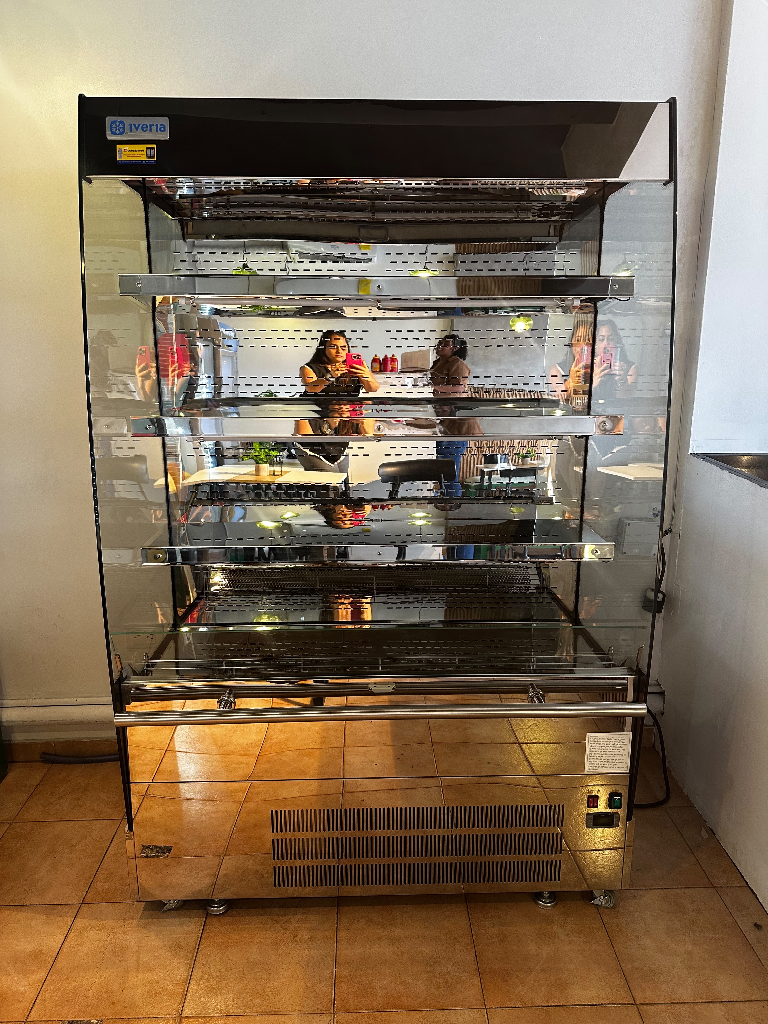 Equipos Electrónicos - Iveria 
$140,000.00
809-904-7234
Sant