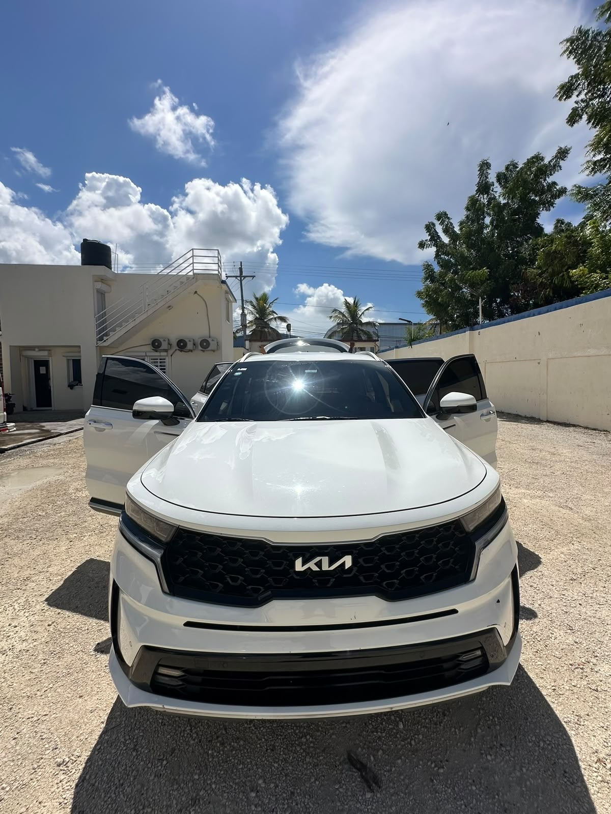Autos - kiA SORENTO
LUXURY 2WD
3 Fila DE ASiEN