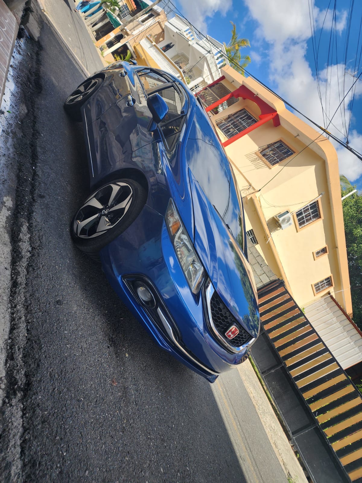 Autos - Buenos días!!
Honda civic 2013 sano ex