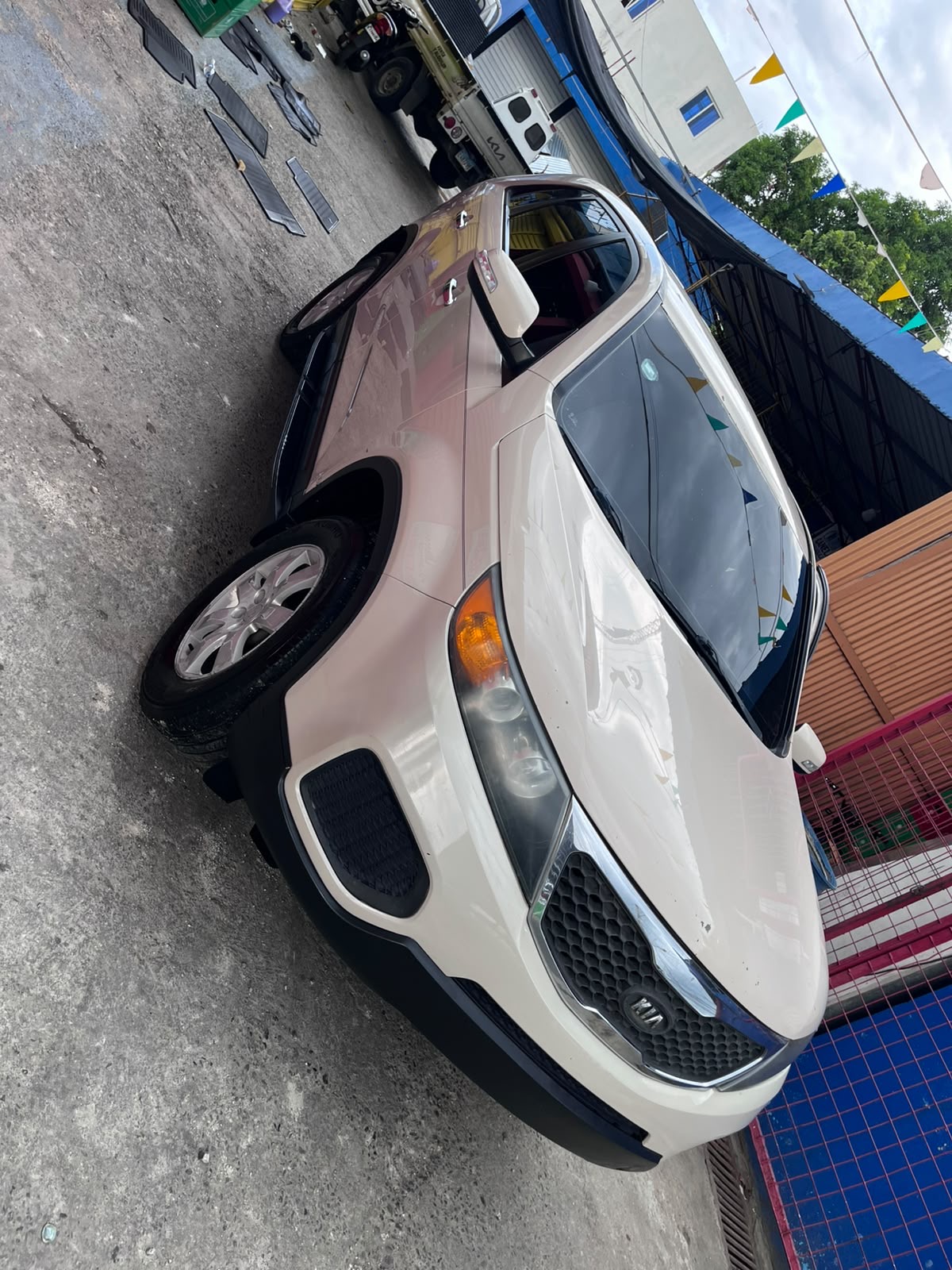 Autos - Kia Sorento 2011 
Dos fila de asientos