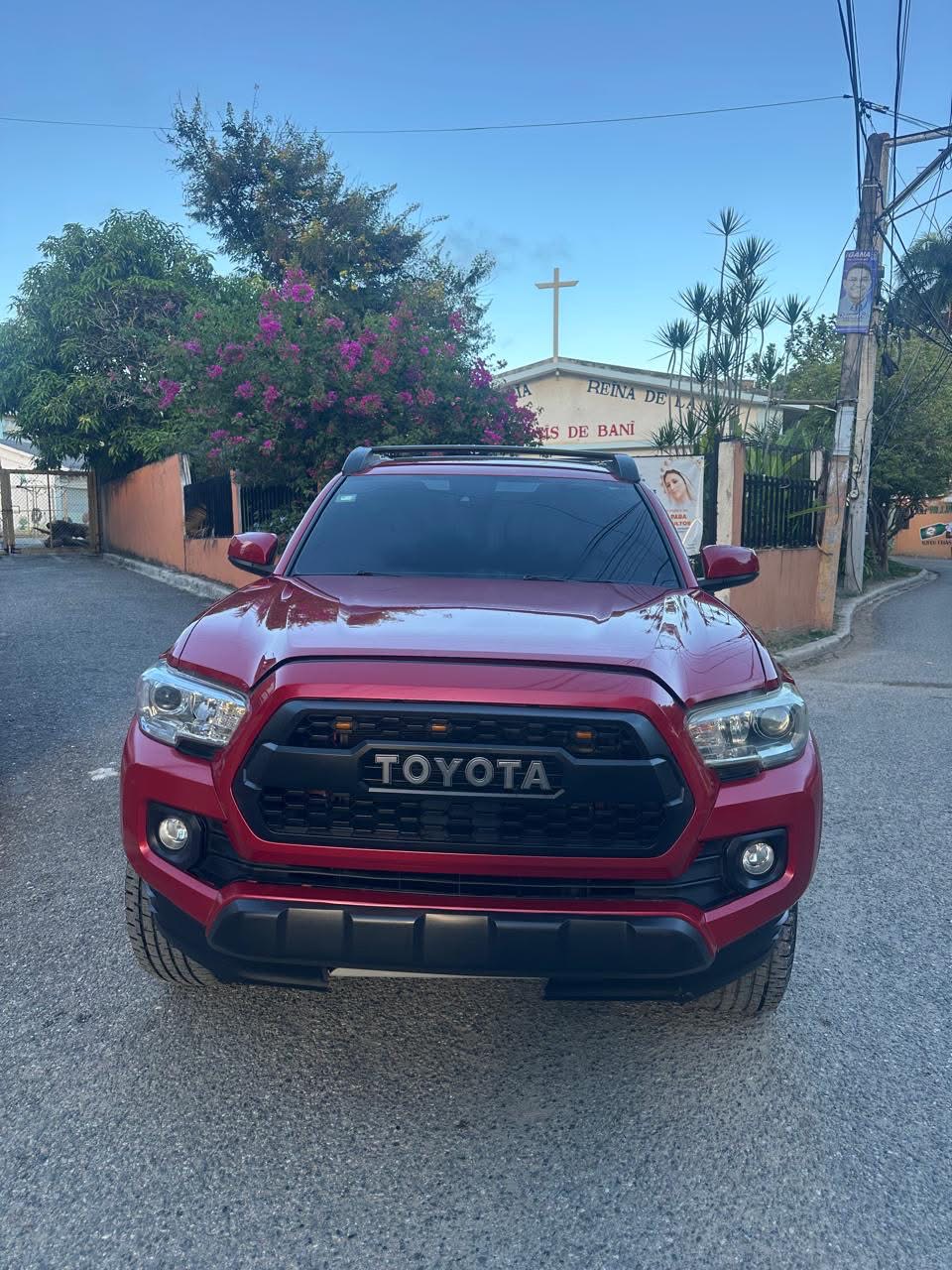 Autos - Toyota Tacoma 
36 mil 
787-935-1283
H
