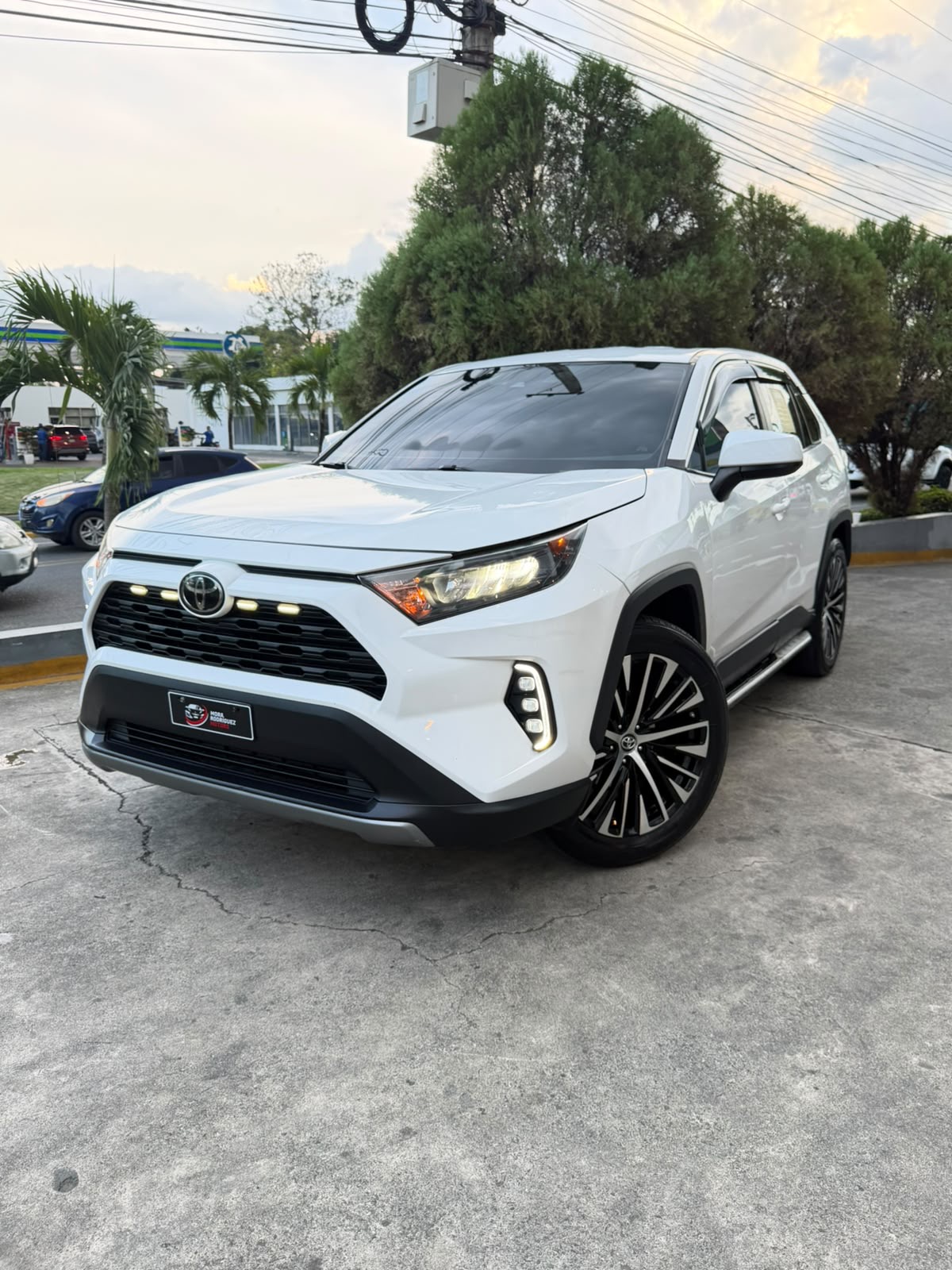 Autos - Toyota RAV4 LE Plus. Año 2022 RD:1,690,0