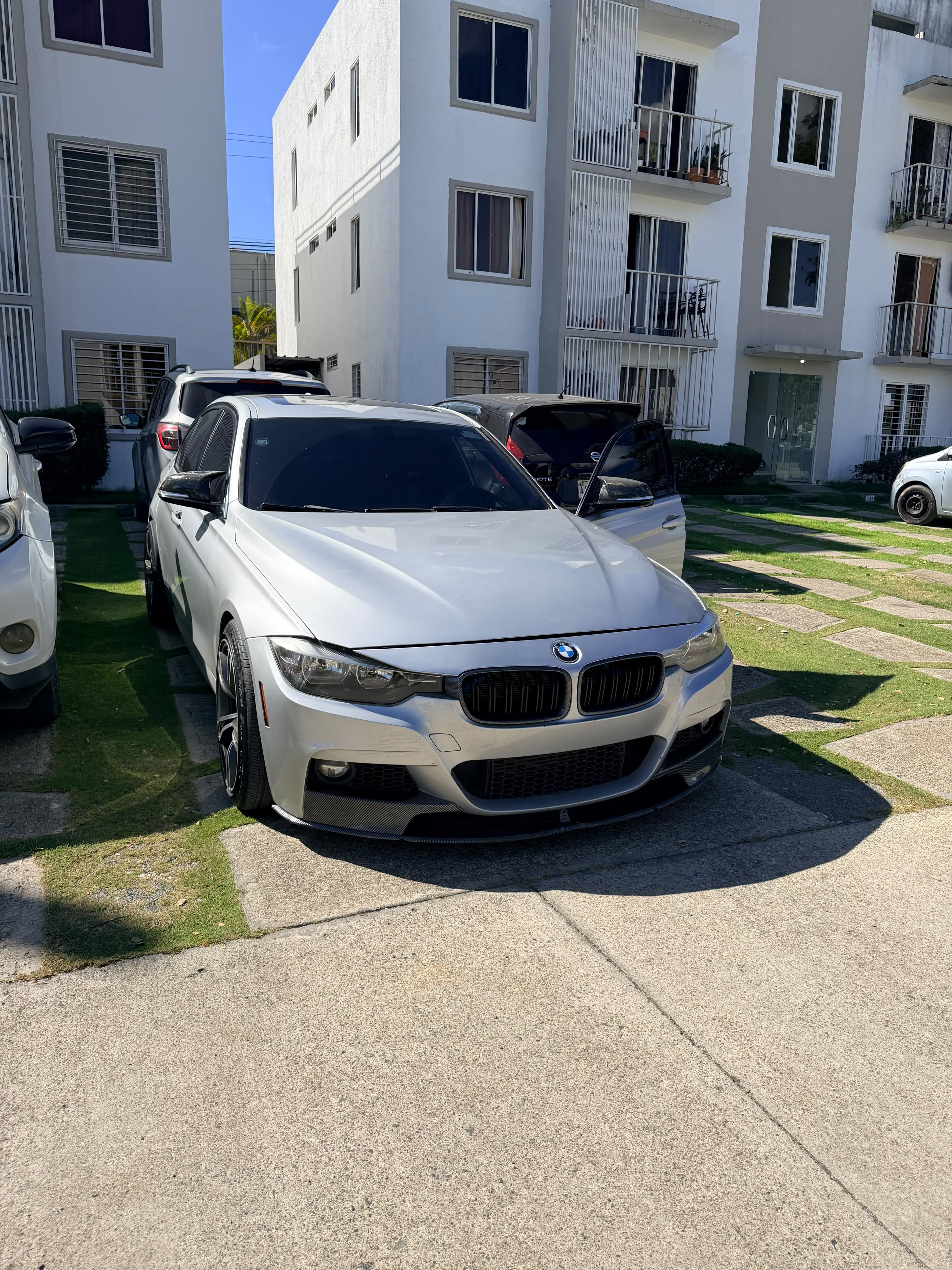 Autos - Descripción 
BMW 328i M-Sport Original