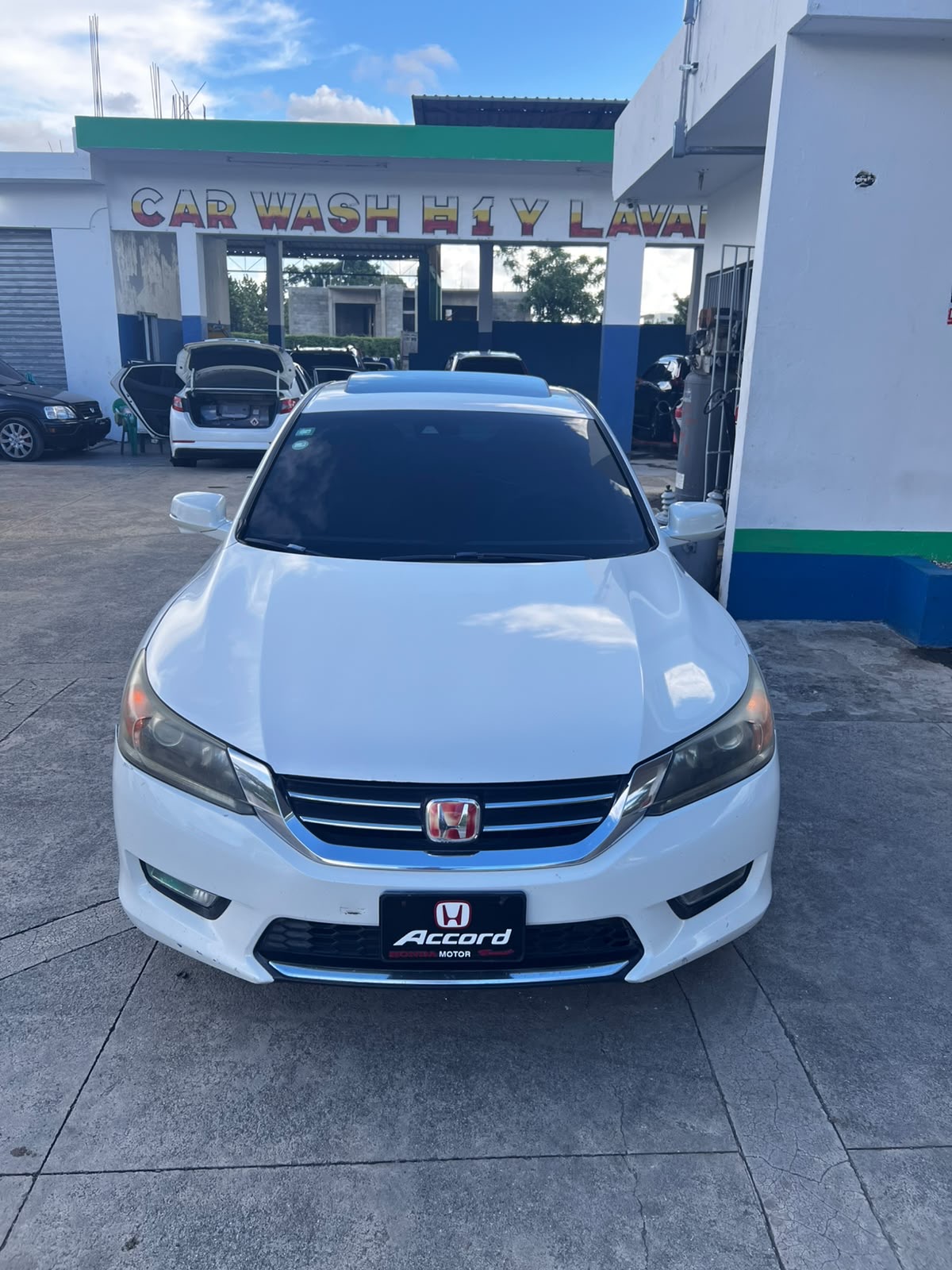 Autos - Honda Accord EXL 2013

•Clean Carfax