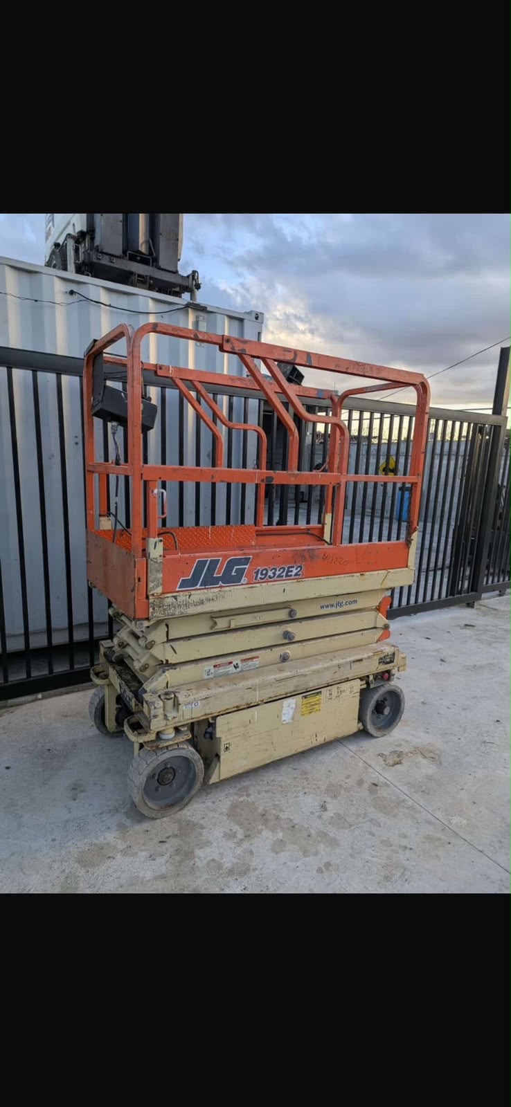 Servicios - Marca: JLG
Precio: 300,000 negociable