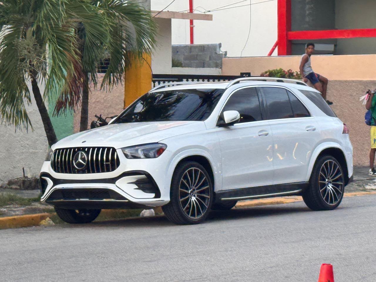 Autos - Mercedes-Benz GLE 350 2020

8492518936