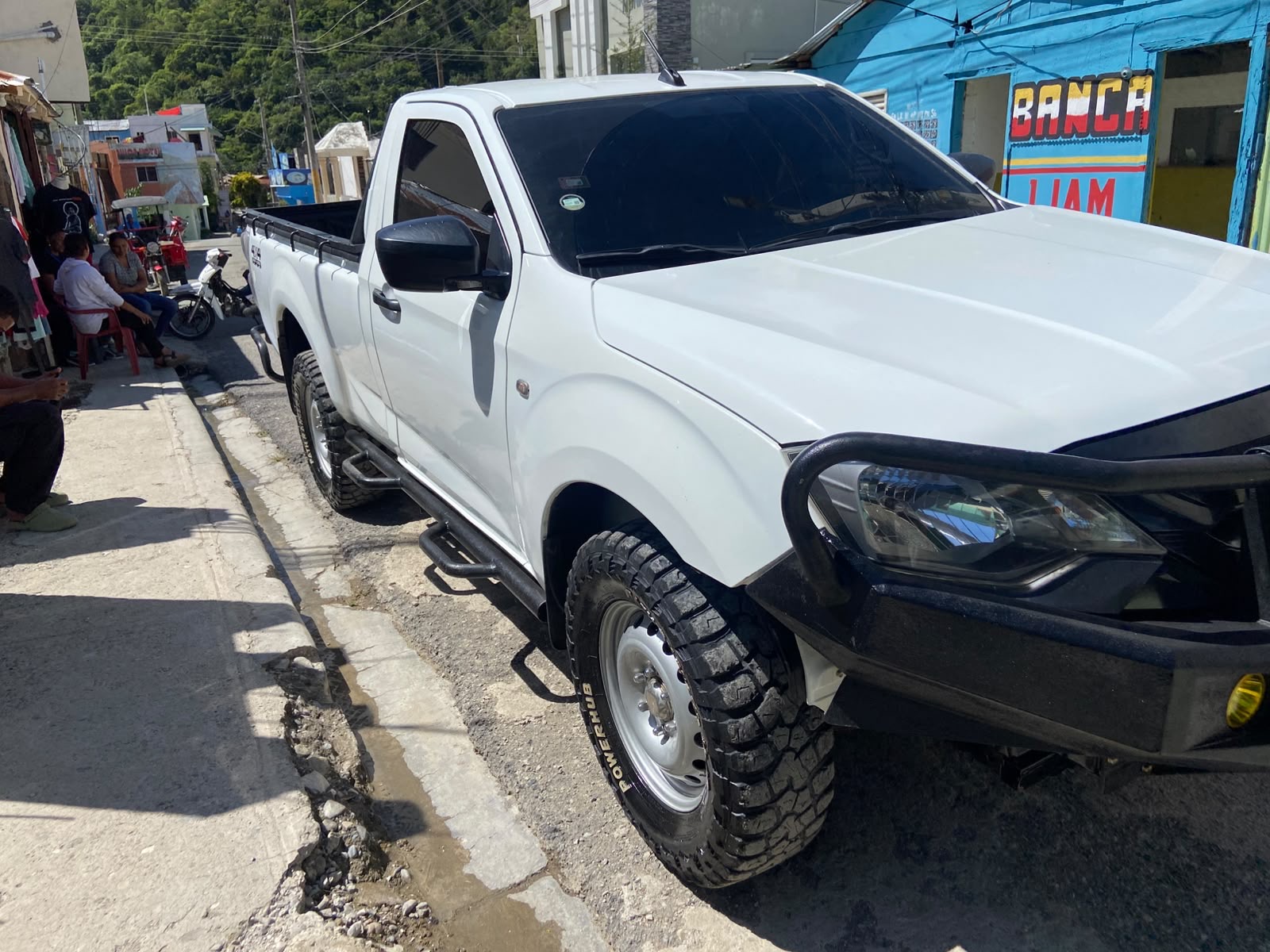 Autos - ISUZU DMAX  2025 3.0 la full 

Es un t