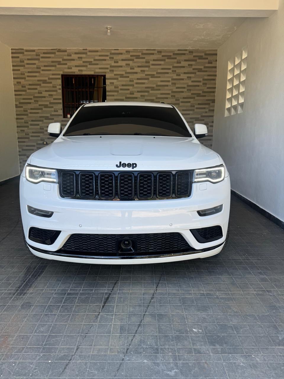 Autos - Jeep Grand Cherokee Summit 2018 full, en