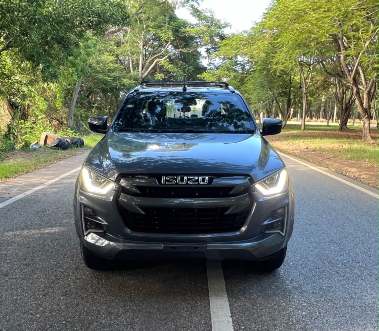 Autos - Isuzo 
45,500 mil dolares 
829-419-301