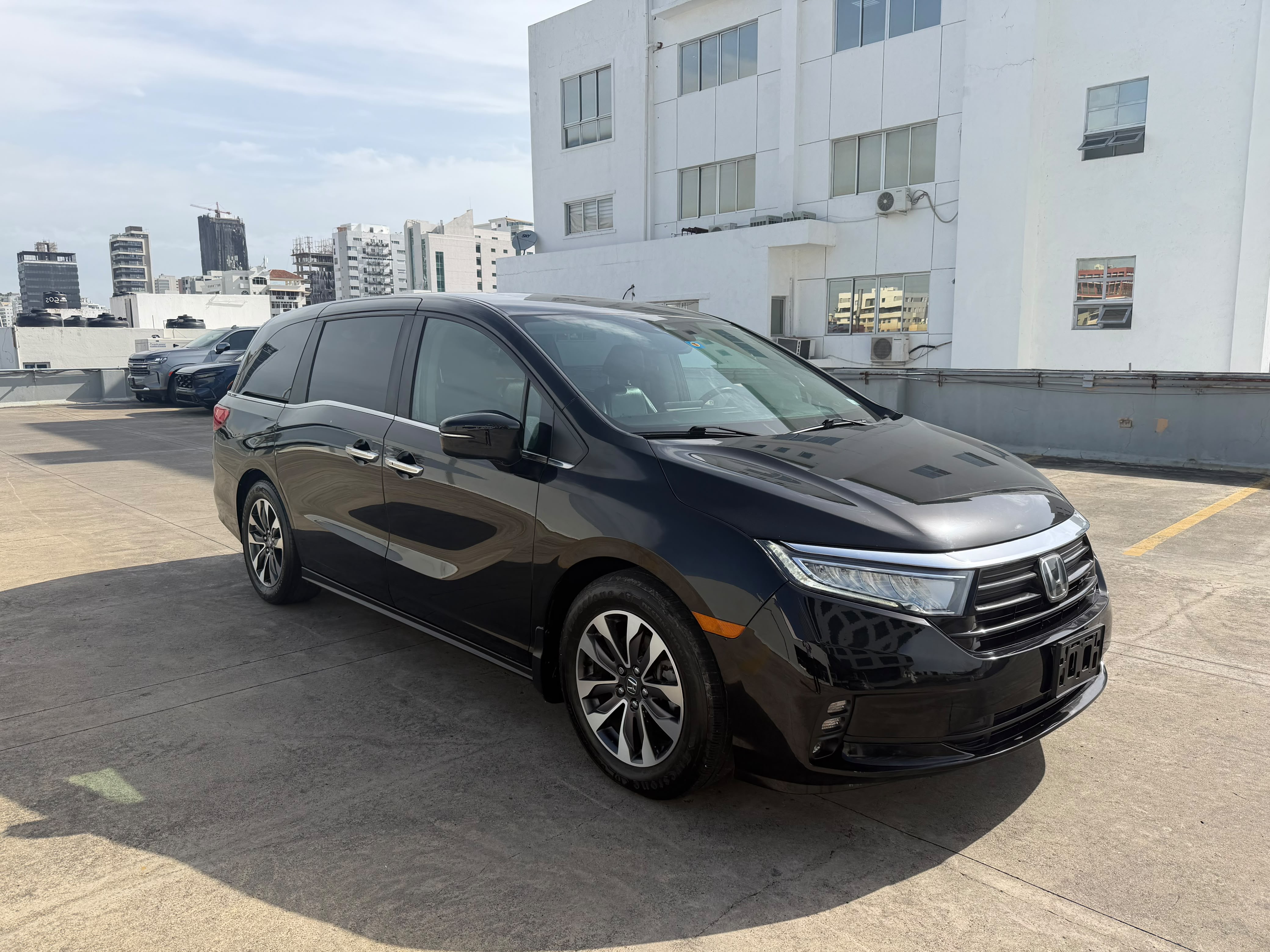 Autos - Honda Odyssey 2022 EXL 
1,430,000.00
8