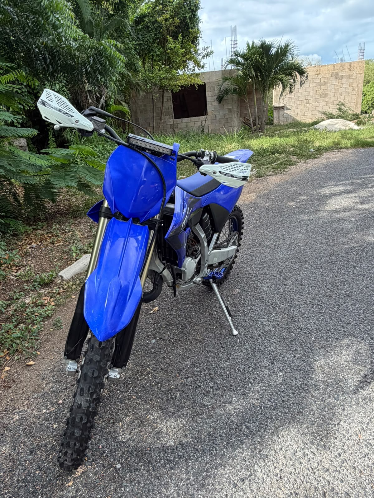 Motos - Yamaha 125 Yz 
9,000
829-546-2406
Ubi