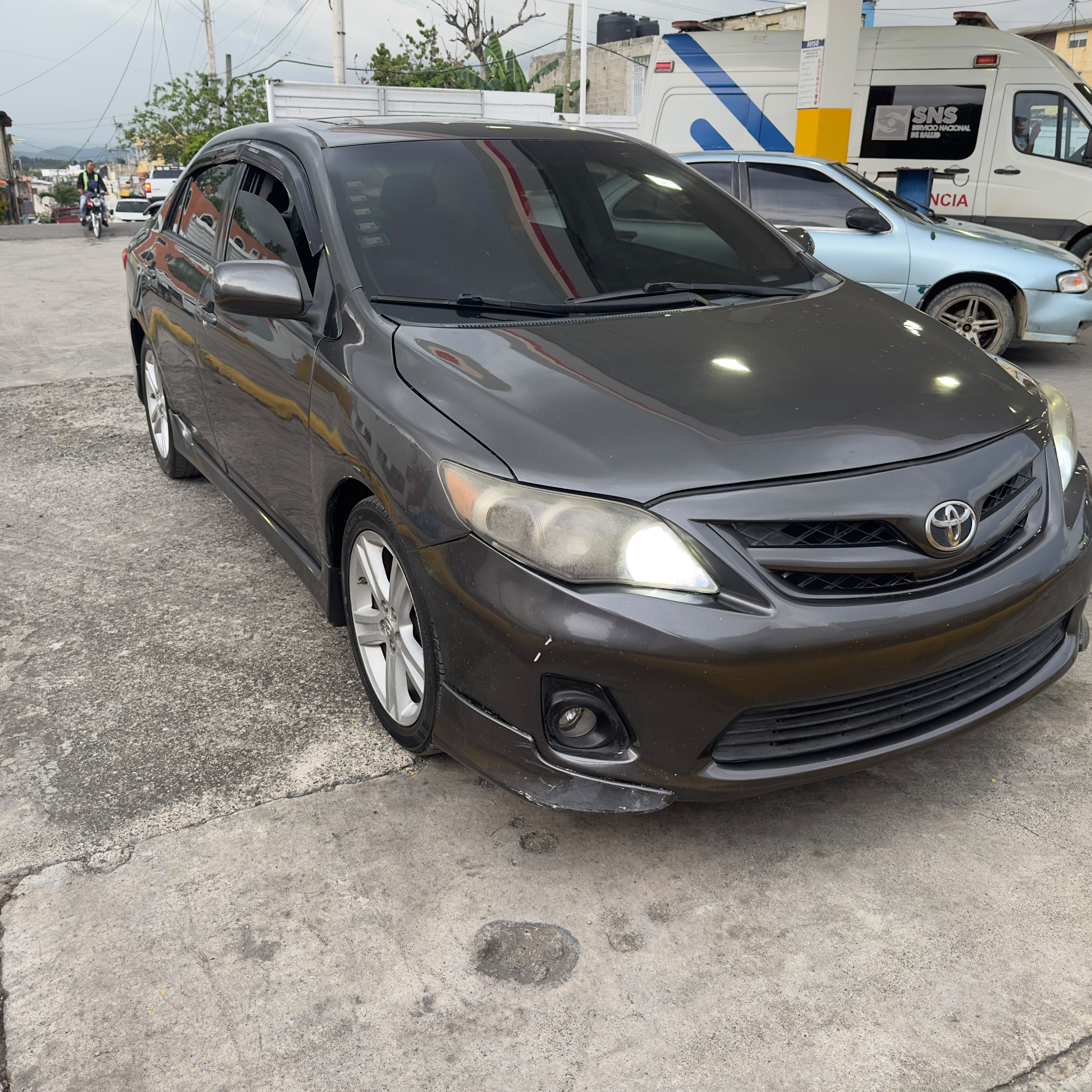 Autos - Toyota Corolla 2013 Tipo S 

829-934-6