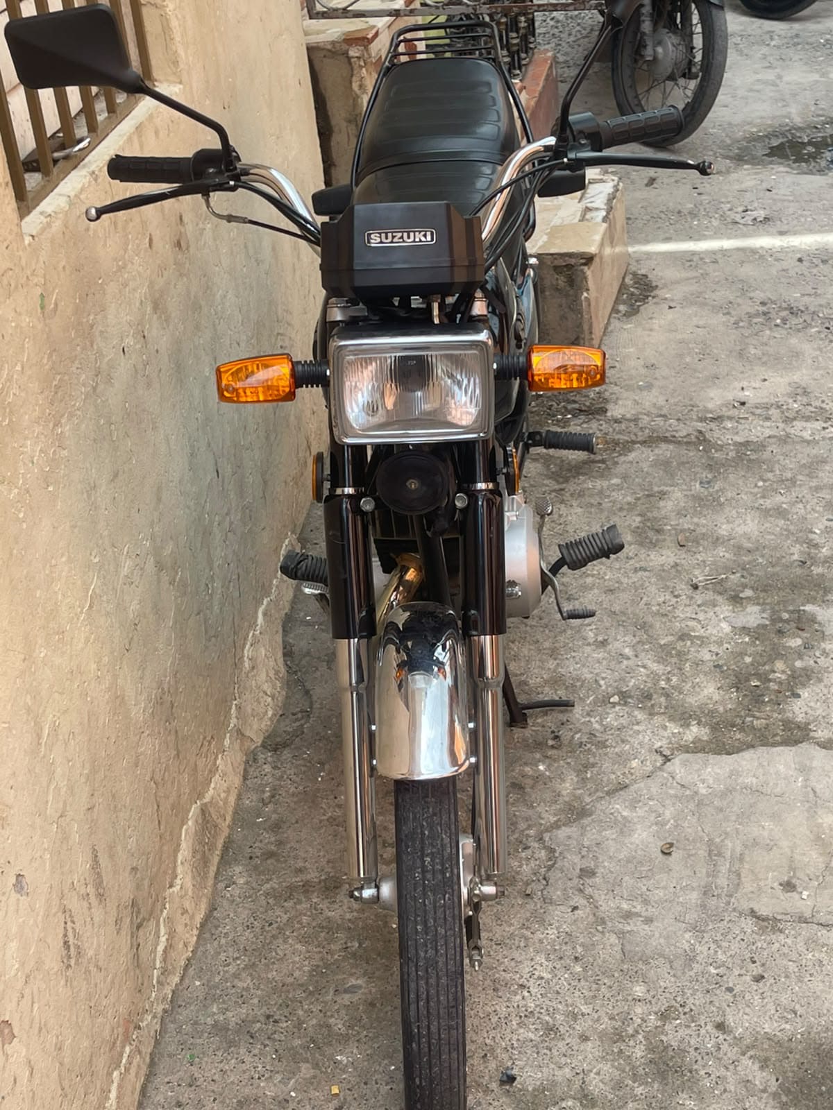 Motos - Suzuki ax 100
63 negociable 
829625559