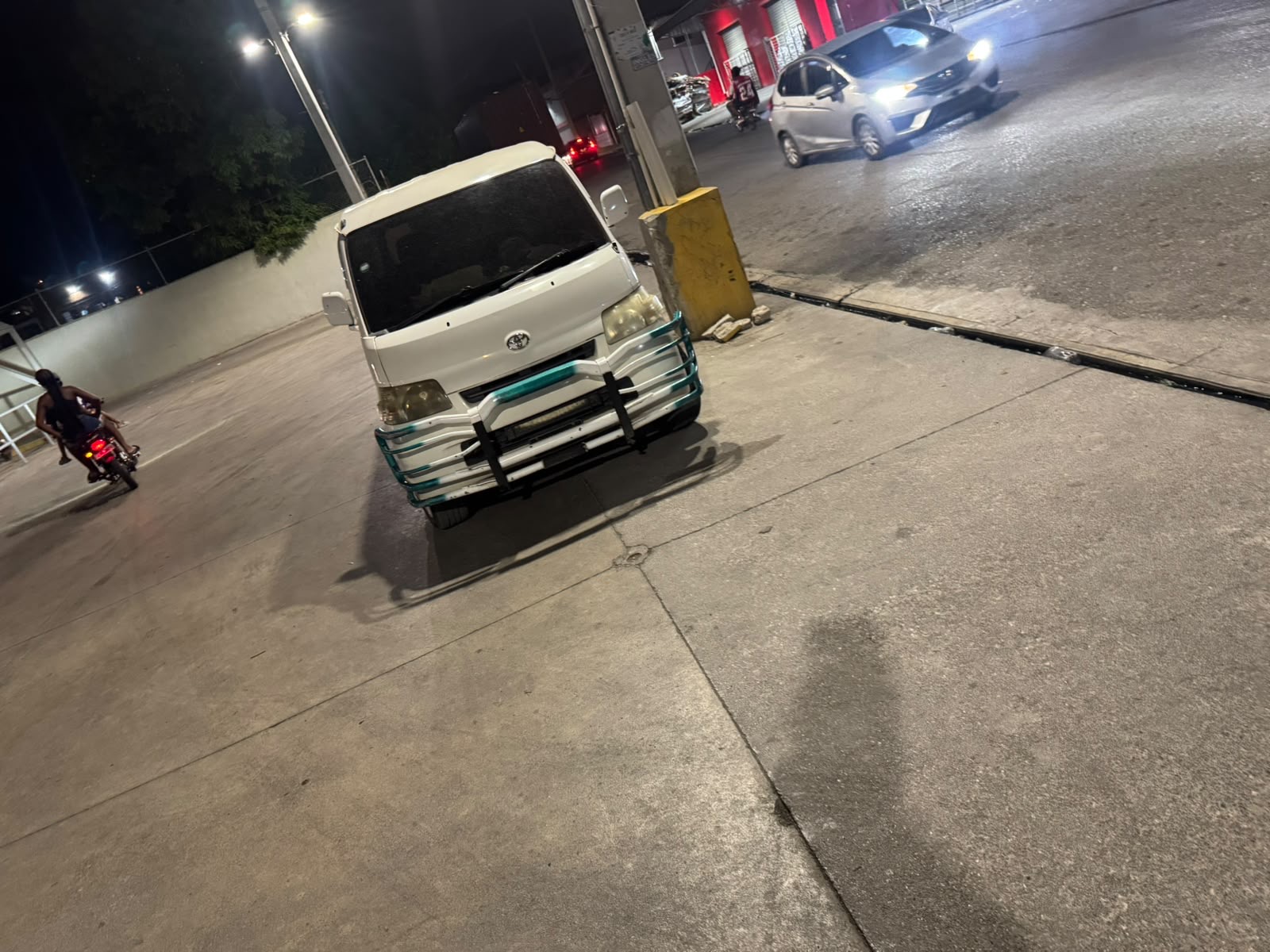 Autos - Toyota tonwace 2014

 sabana perdida