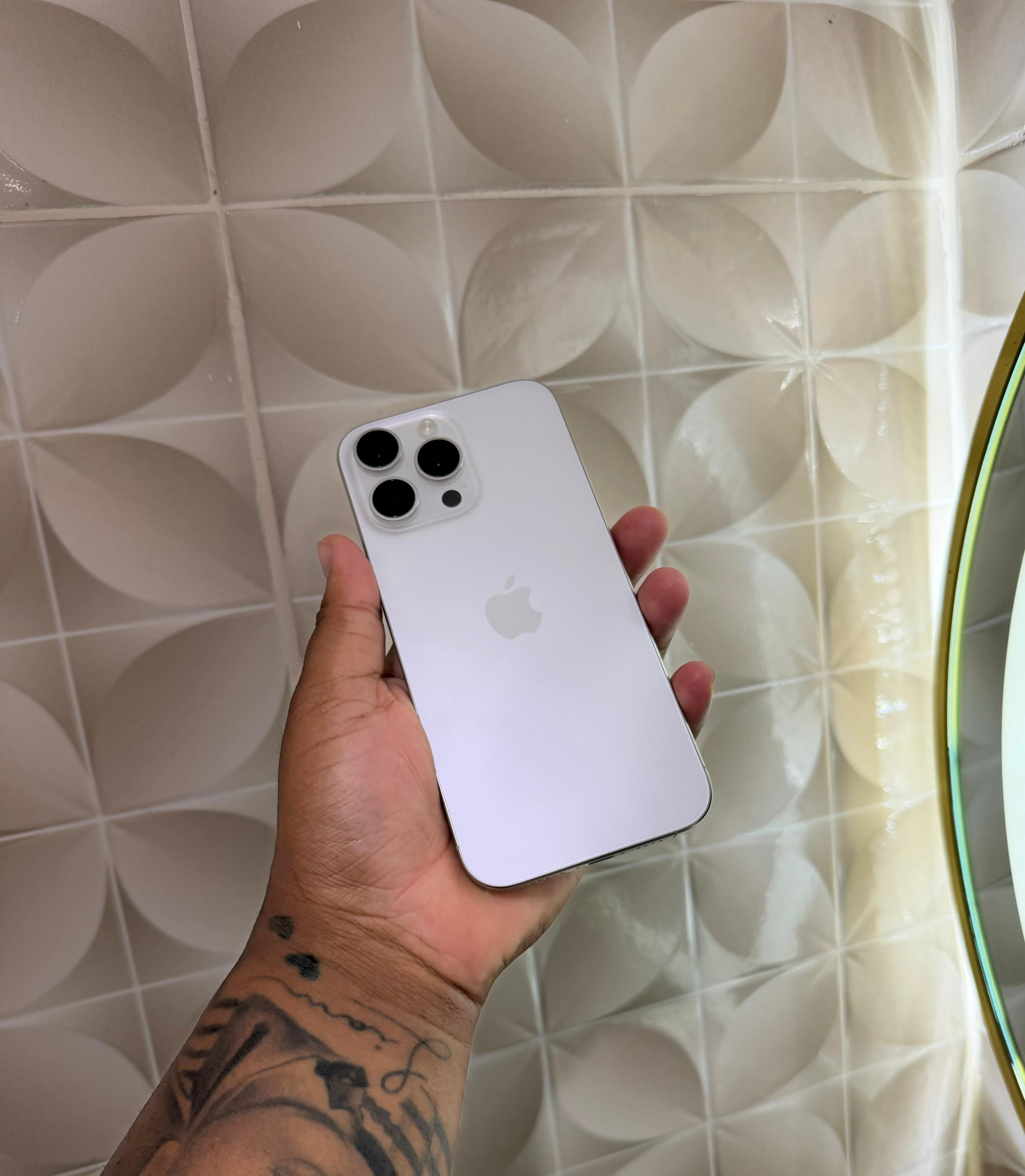 IPHONE 16 PRO MAX