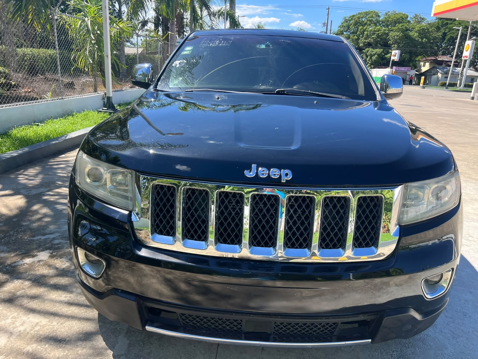 Autos - Jep gran Cheroke 2011 límite 360 negocia