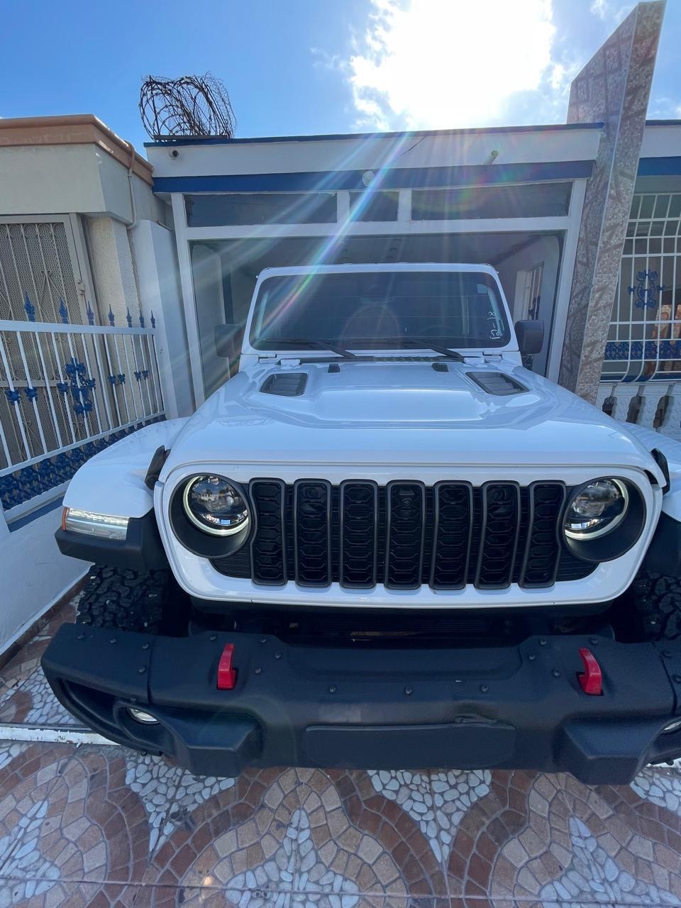 Autos - Jeep Wrangler rubicon 2024  blanco ubica