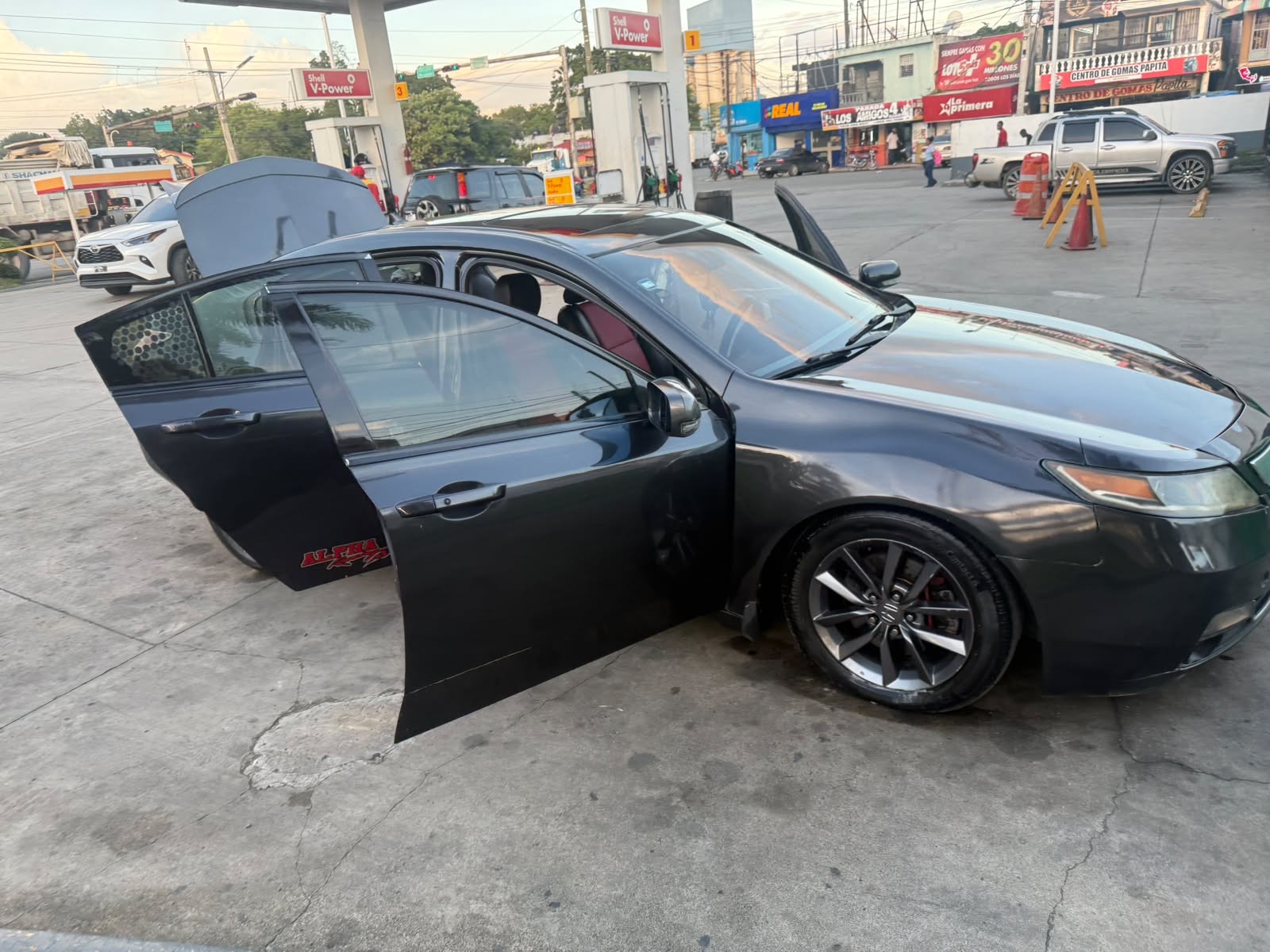 Autos - Acura , TL  2013 v6 
380 mil 
80996825