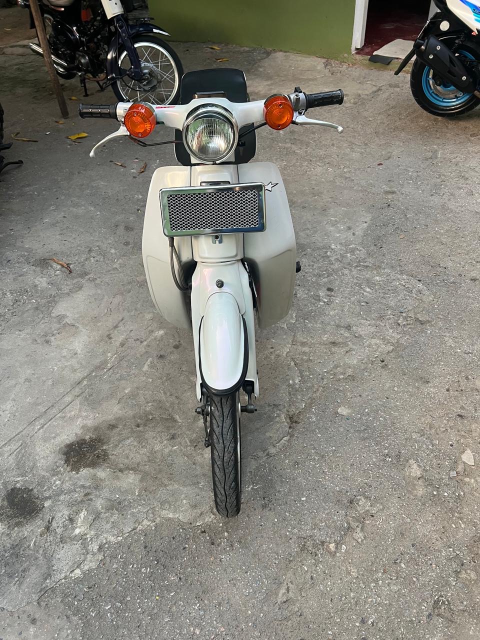 Motos - Honda super cub 90 
Maquina vini 190cc