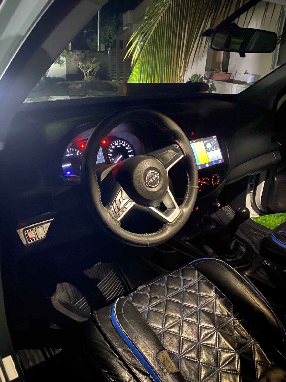 Autos - -Nissan frontier 4x4
