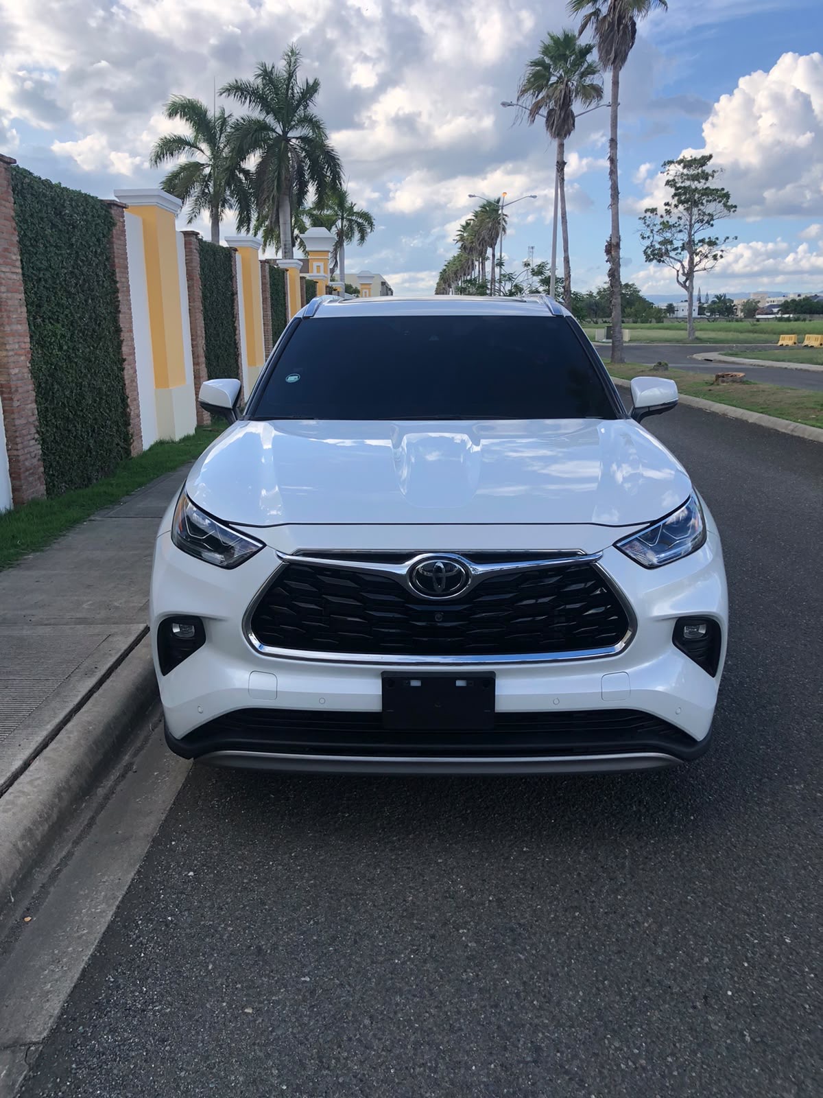 Autos - Toyota Highlander 2022 Platinum 

San
