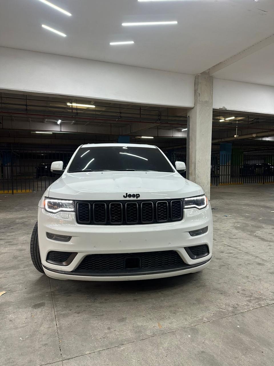 Autos - Marca años Jeep grand Cherokee high alti