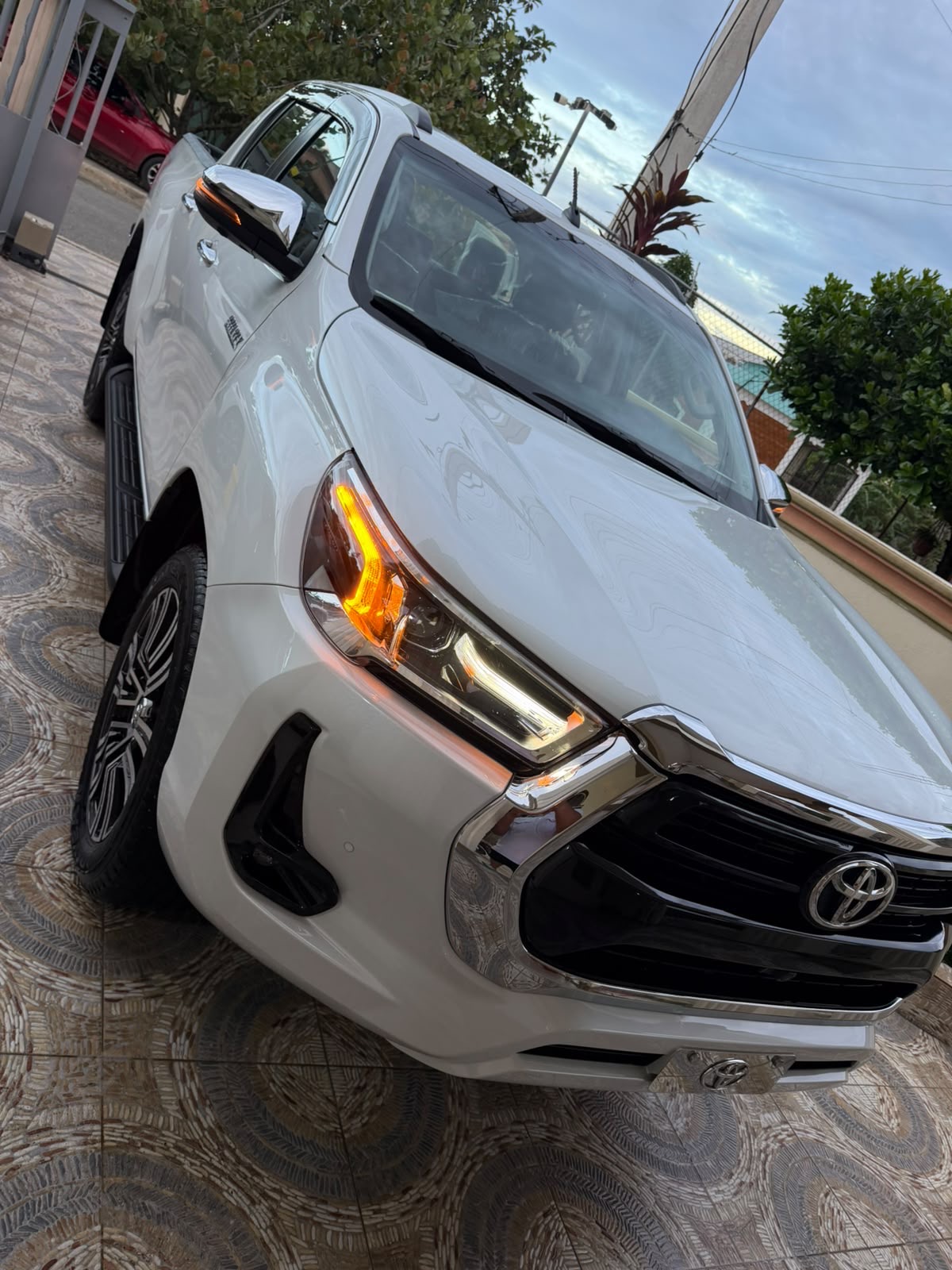 Autos - toyota hilux 2025 SRV
60 negociable 
1