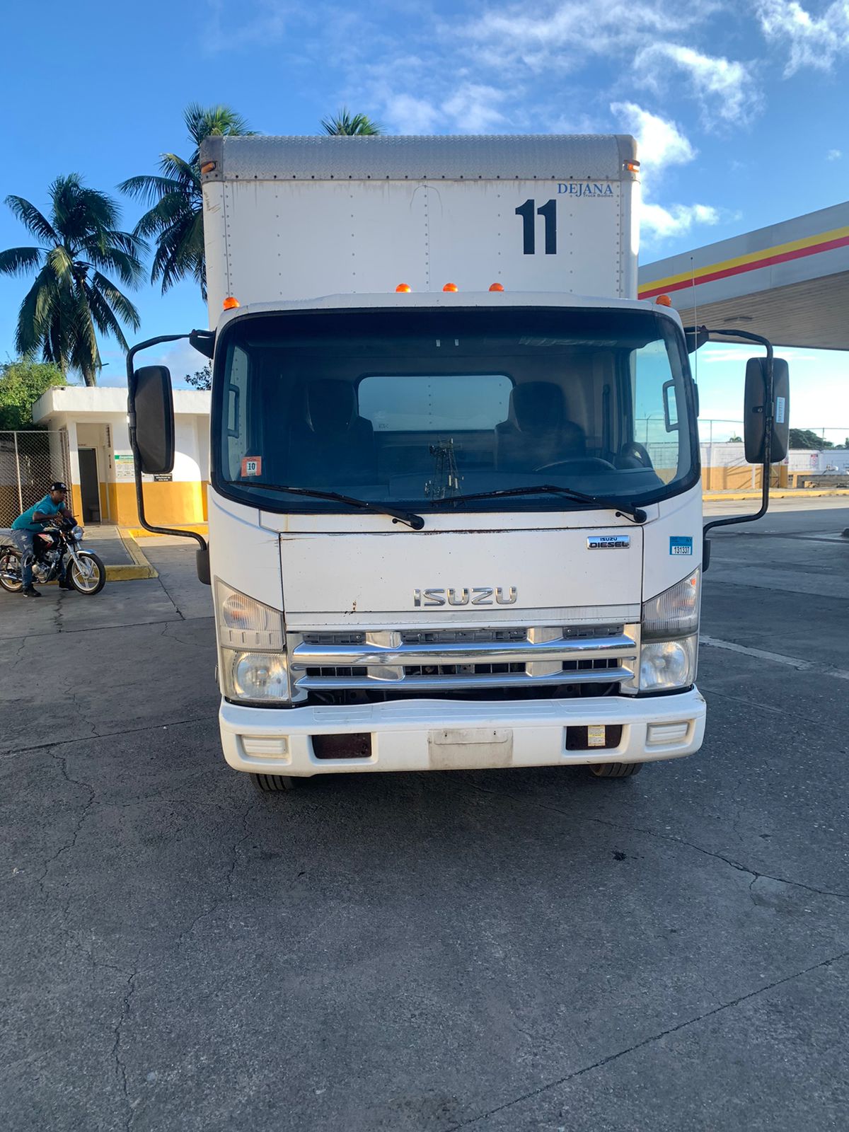 Isuzu,NRR 2014 , CERRADO 20 PIES DE LARGO X 8 DE ALTO, RECIEN IMPORTADO ,sistema ECo anulado,