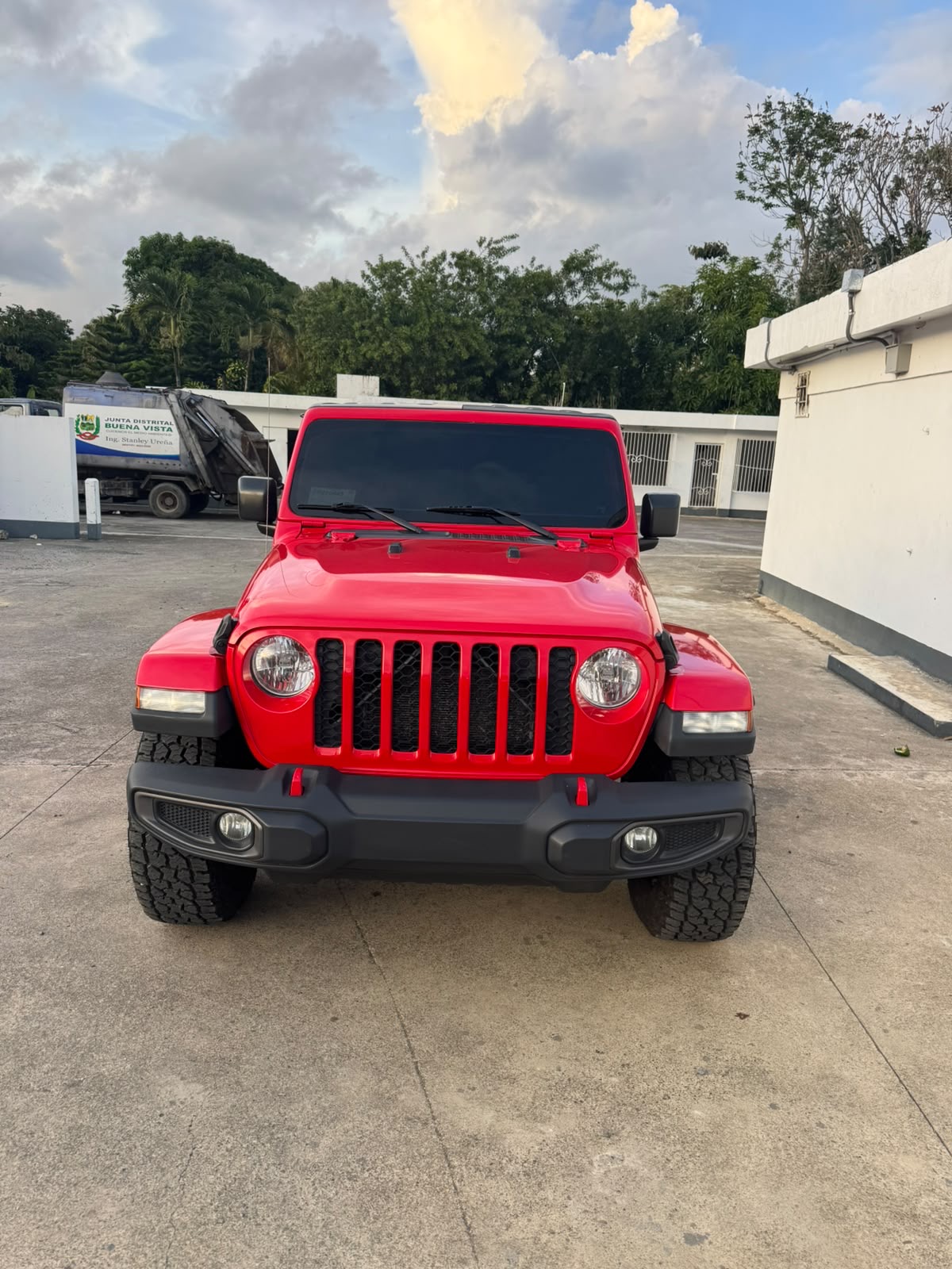 Autos - Jeep gladiador 2020 
38,000 mil 
Estoy